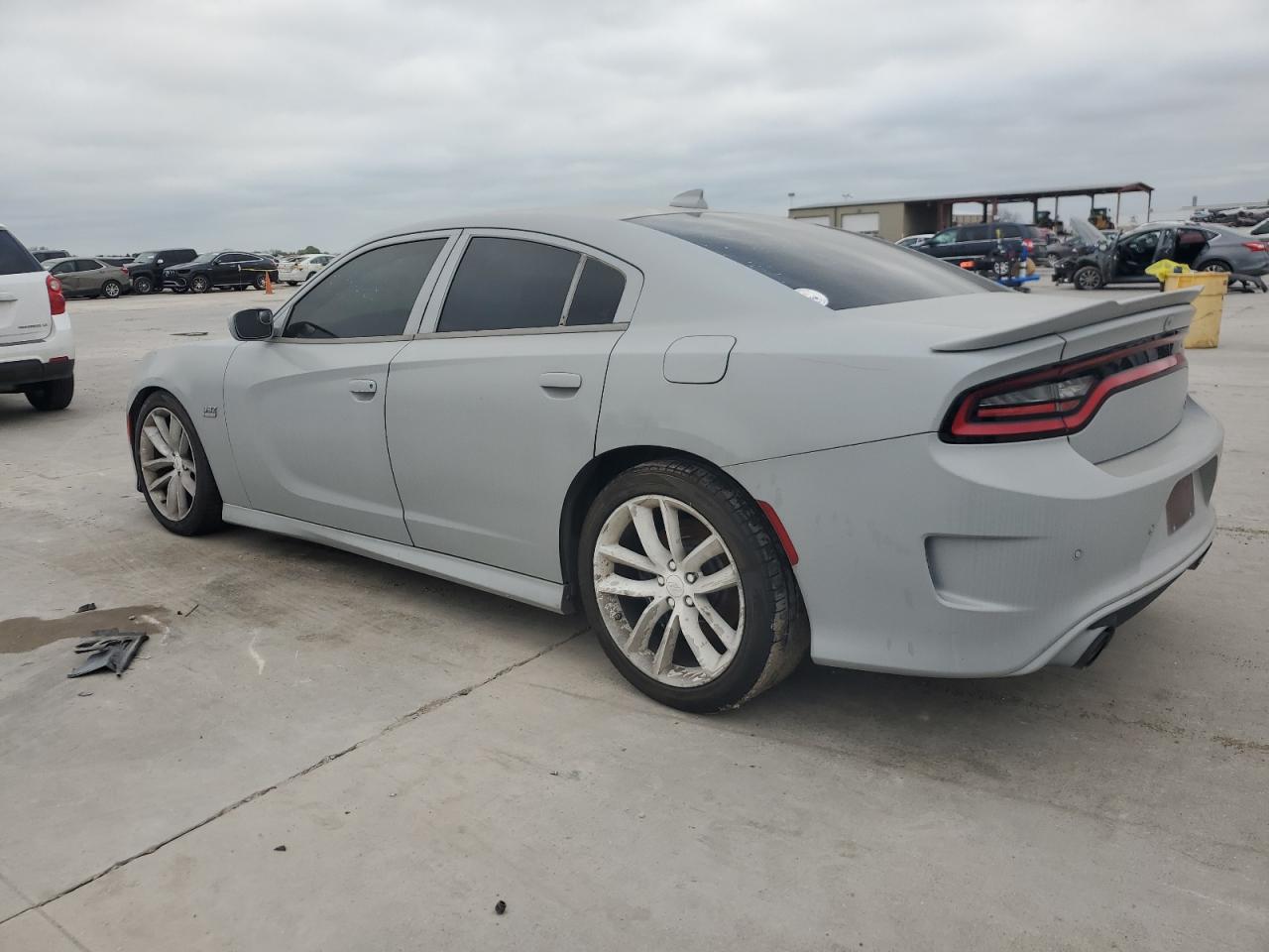 2018 DODGE CHARGER R/ — VIN 2C3CDXGJ4JH187897 — photo 2