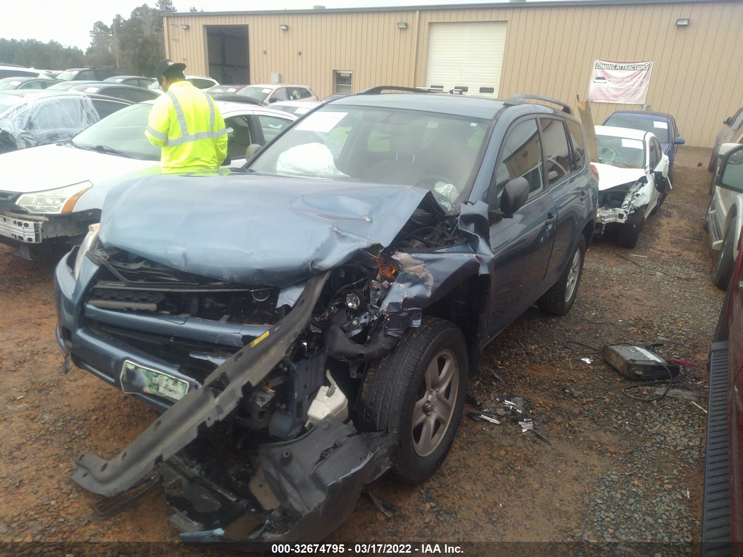 2010 TOYOTA RAV4 — VIN 2T3BF4DV3AW049453 — photo 2