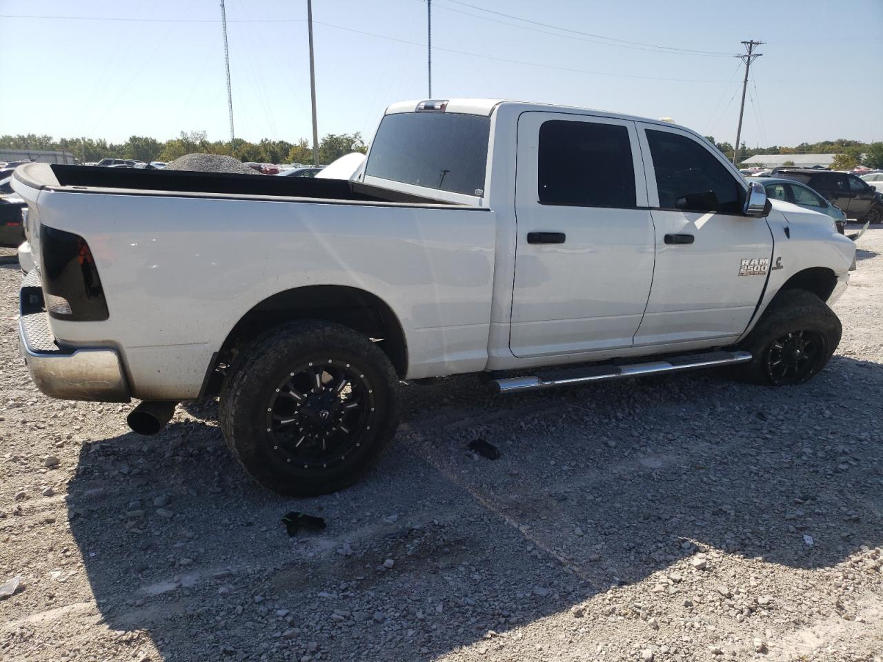 2017 RAM 2500 ST — VIN 3C6UR5CLXHG589938 — photo 3