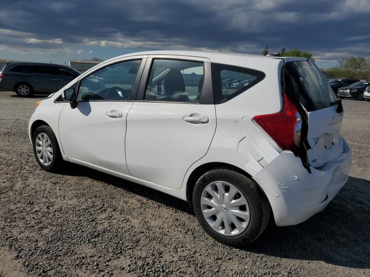 2016 NISSAN VERSA NOTE — VIN 3N1CE2CPXGL350657 — photo 2