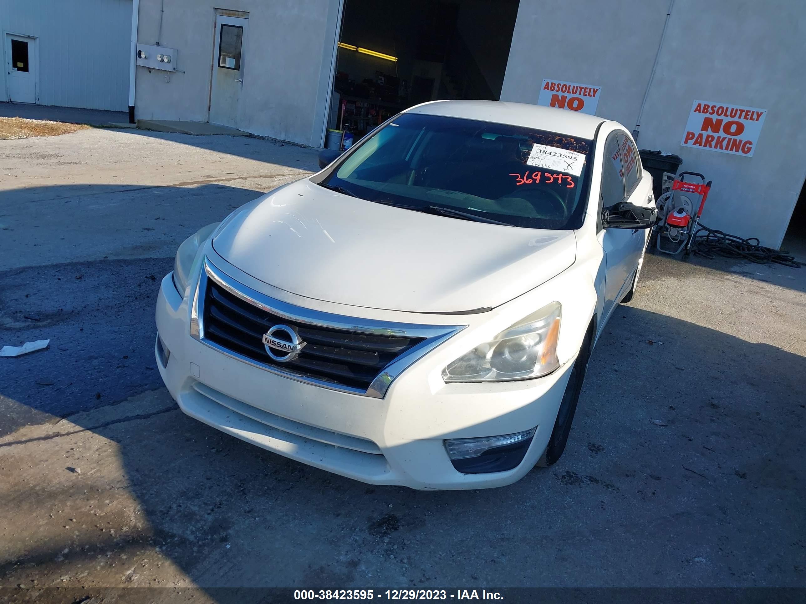2015 NISSAN ALTIMA — VIN 1N4AL3AP3FN369543 — photo 2