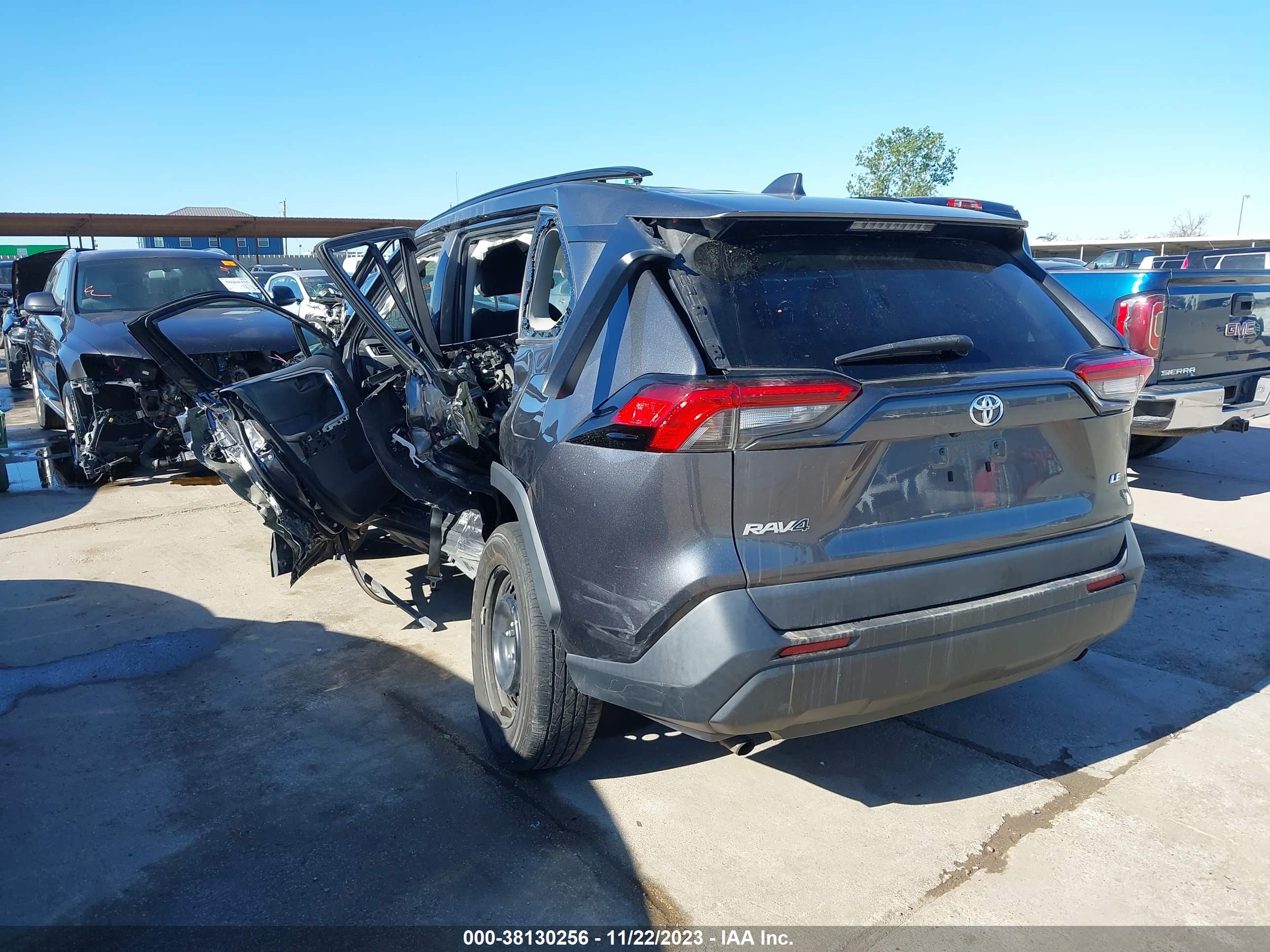 2020 TOYOTA RAV4 — VIN 2T3H1RFV0LC046758 — photo 3