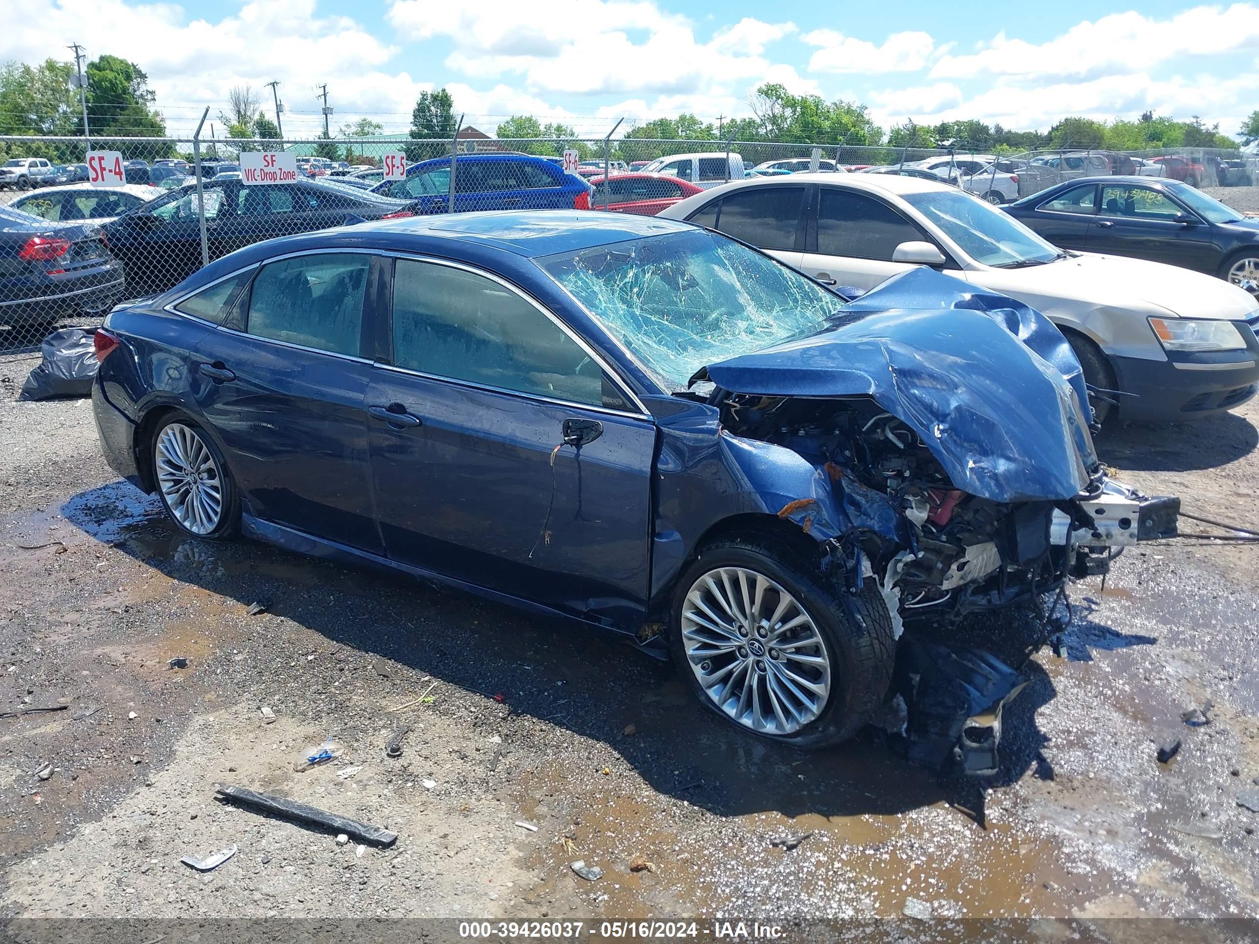 2019 TOYOTA AVALON HYBRID LIMITED