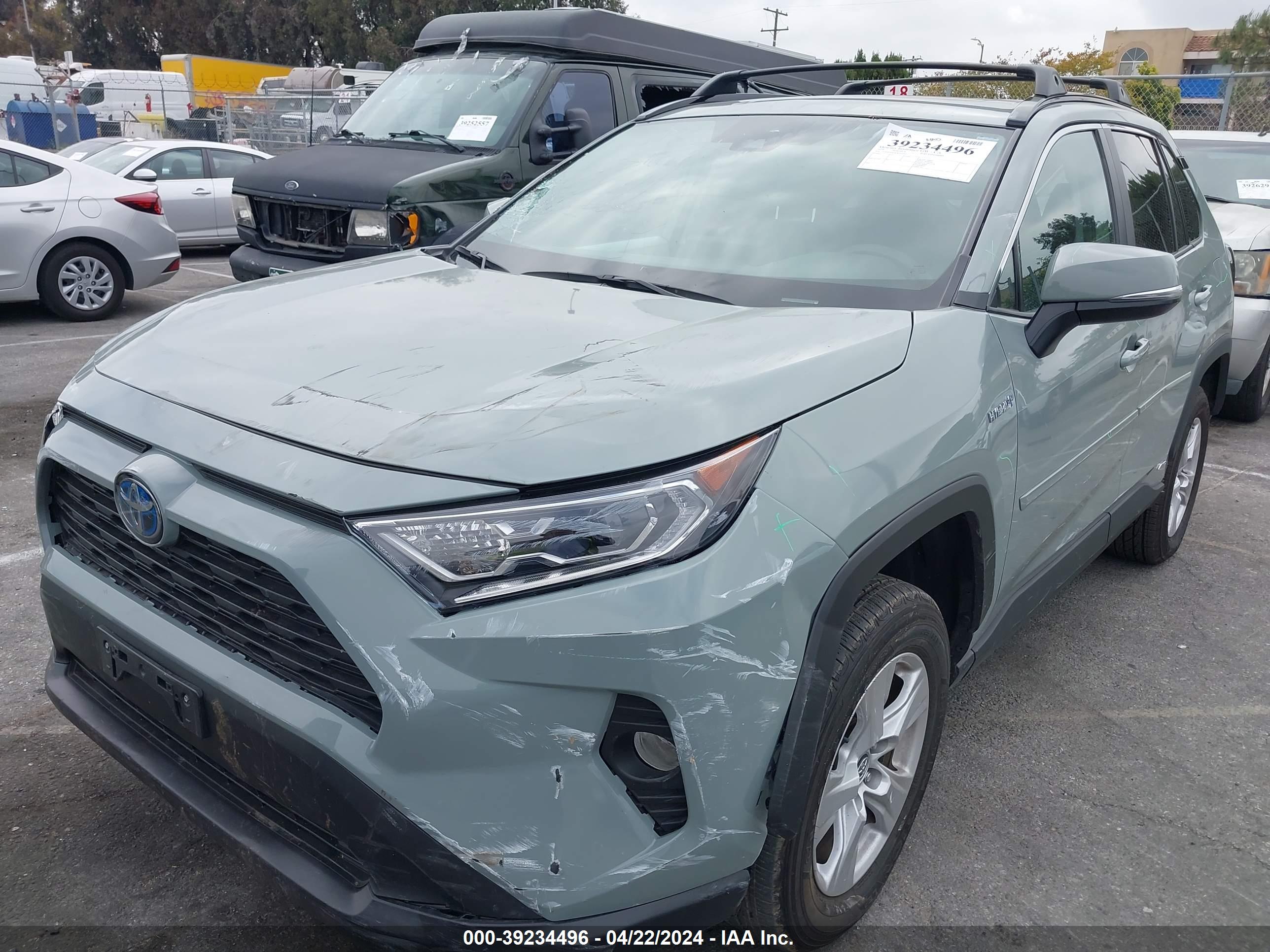 2019 TOYOTA RAV4 HYBRID — VIN 2T3RWRFV4KW035331 — photo 2