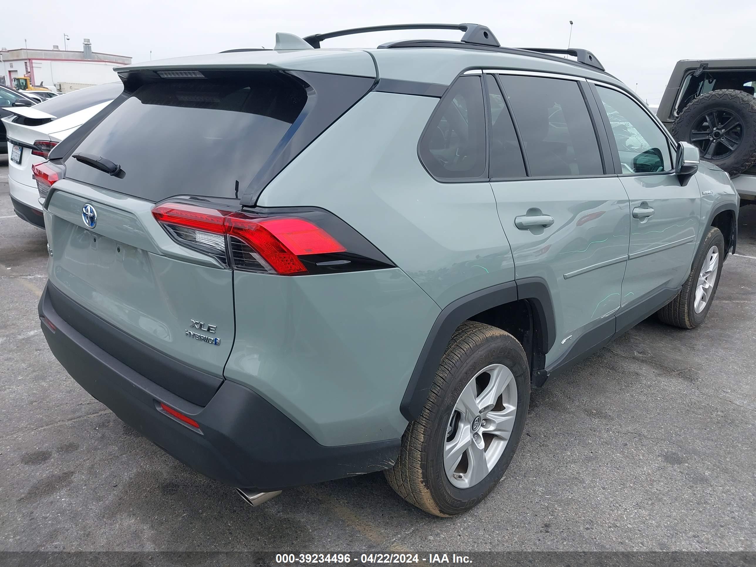 2019 TOYOTA RAV4 HYBRID — VIN 2T3RWRFV4KW035331 — photo 4