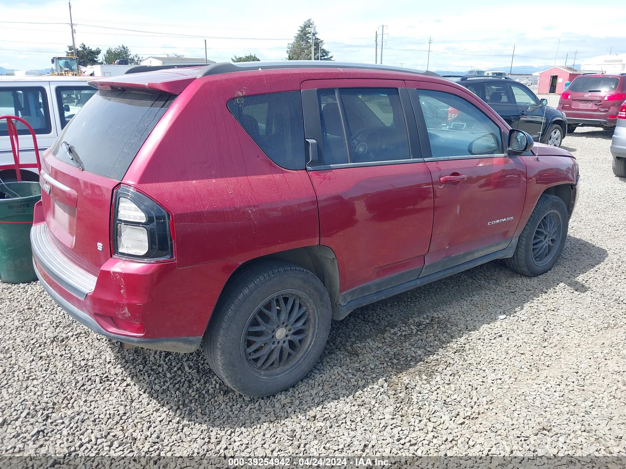 2015 JEEP COMPASS — VIN 1C4NJDBB0FD393055 — photo 4