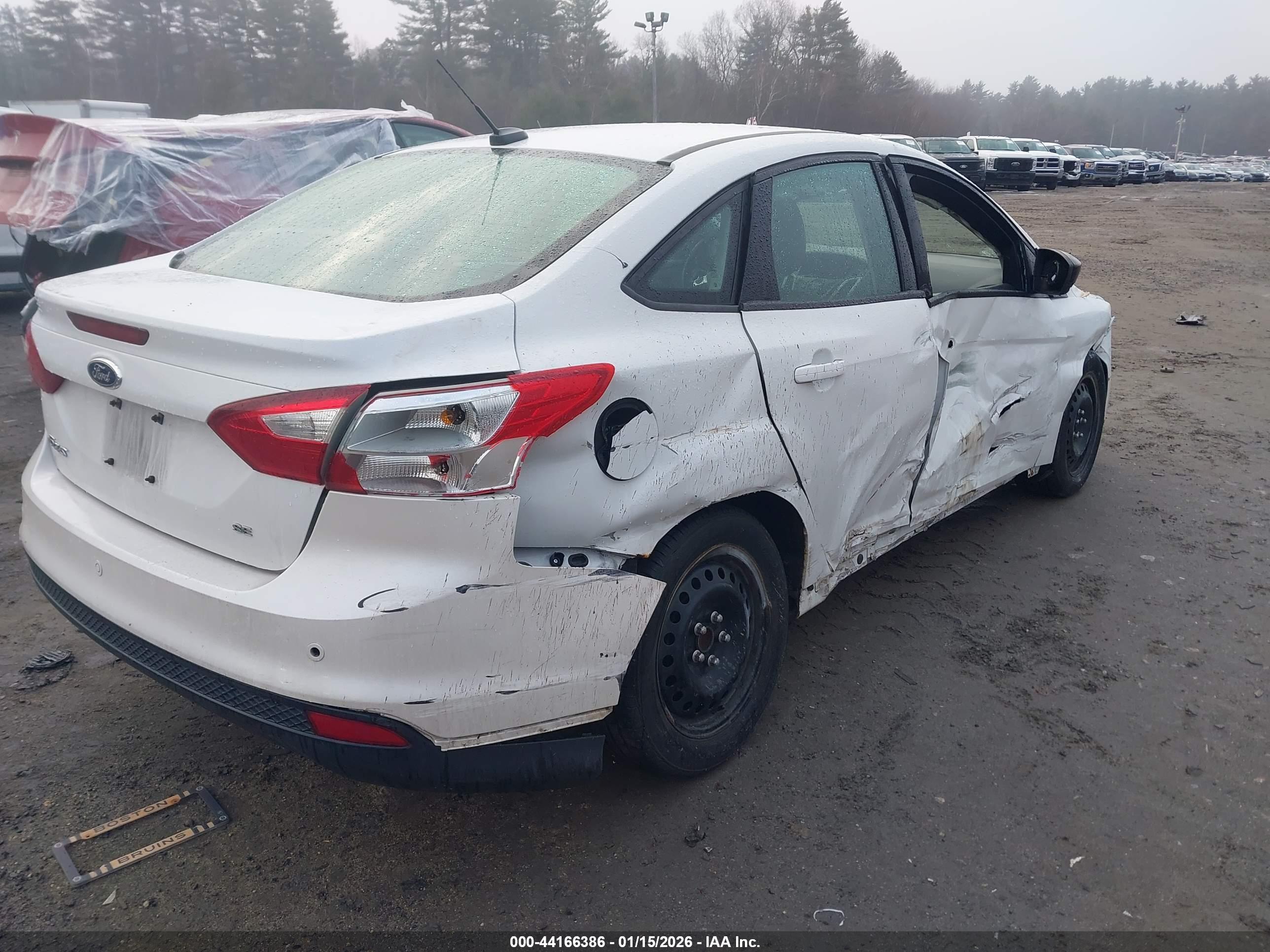 2012 FORD Focus — VIN 1FAHP3F24CL425657 — photo 4