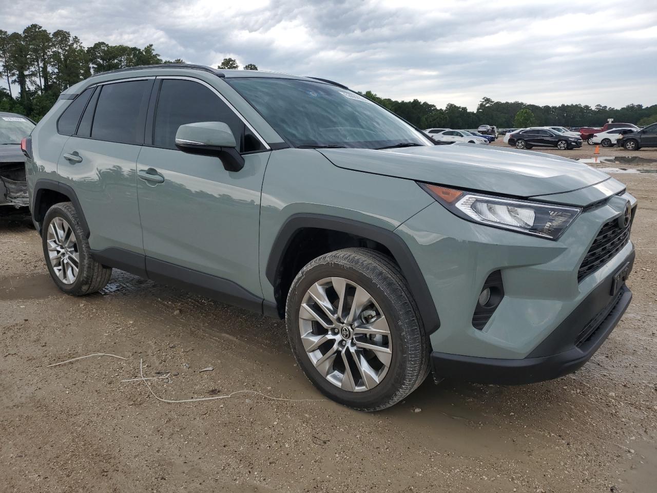 2021 TOYOTA RAV4 XLE P — VIN 2T3C1RFV6MW156515 — photo 4