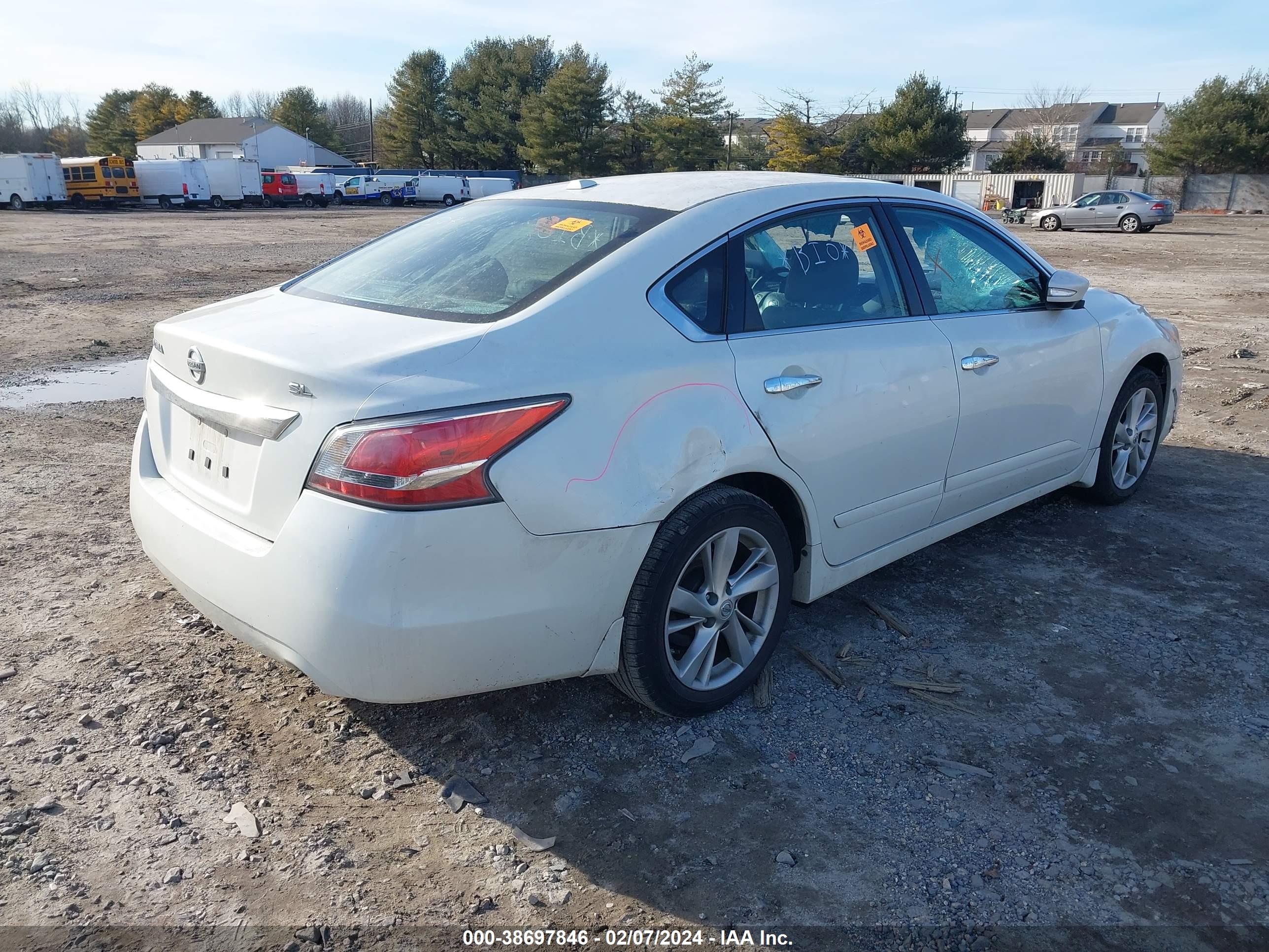 2015 NISSAN ALTIMA — VIN 1N4AL3AP6FN872614 — photo 4