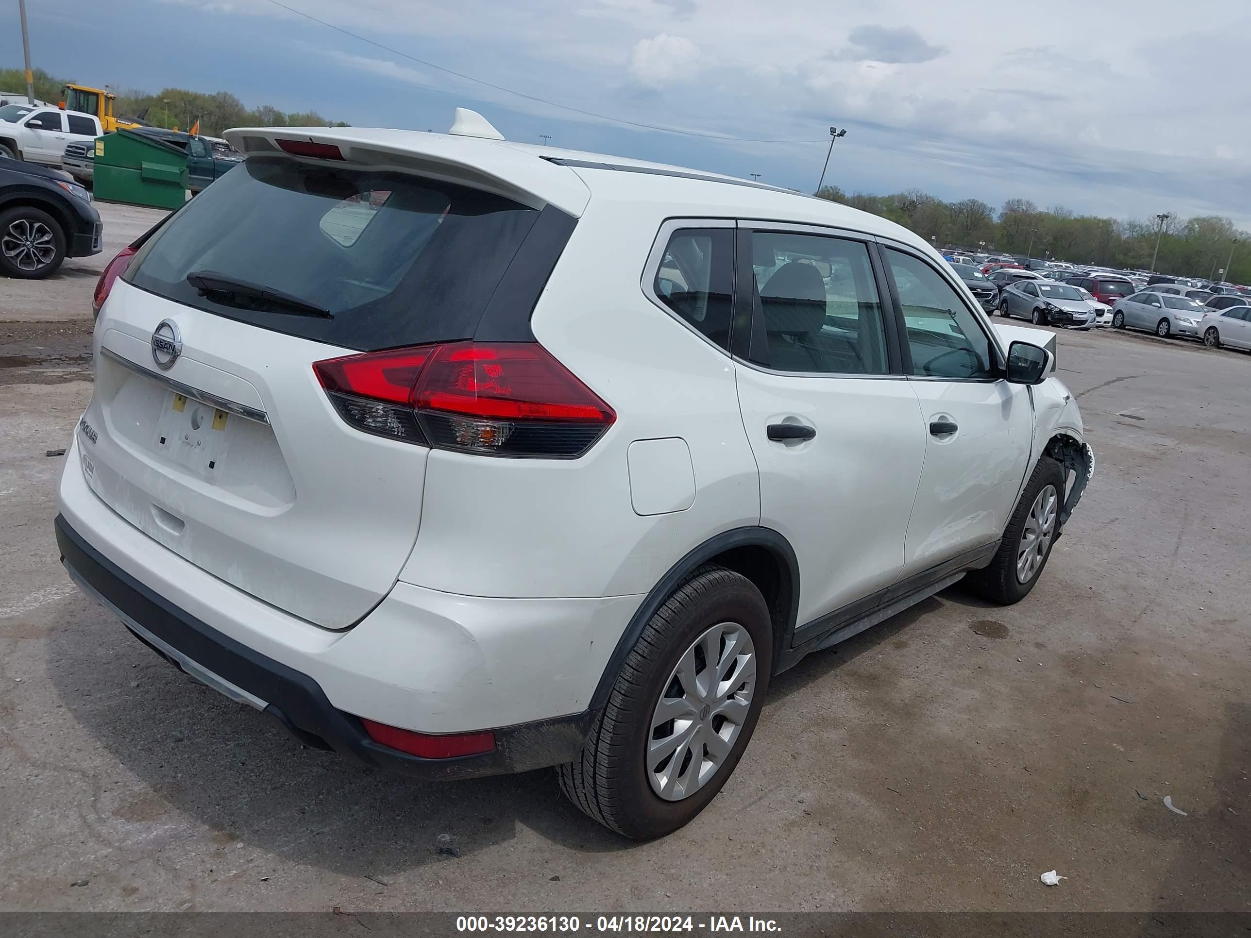 2018 NISSAN ROGUE — VIN KNMAT2MT7JP536786 — photo 4
