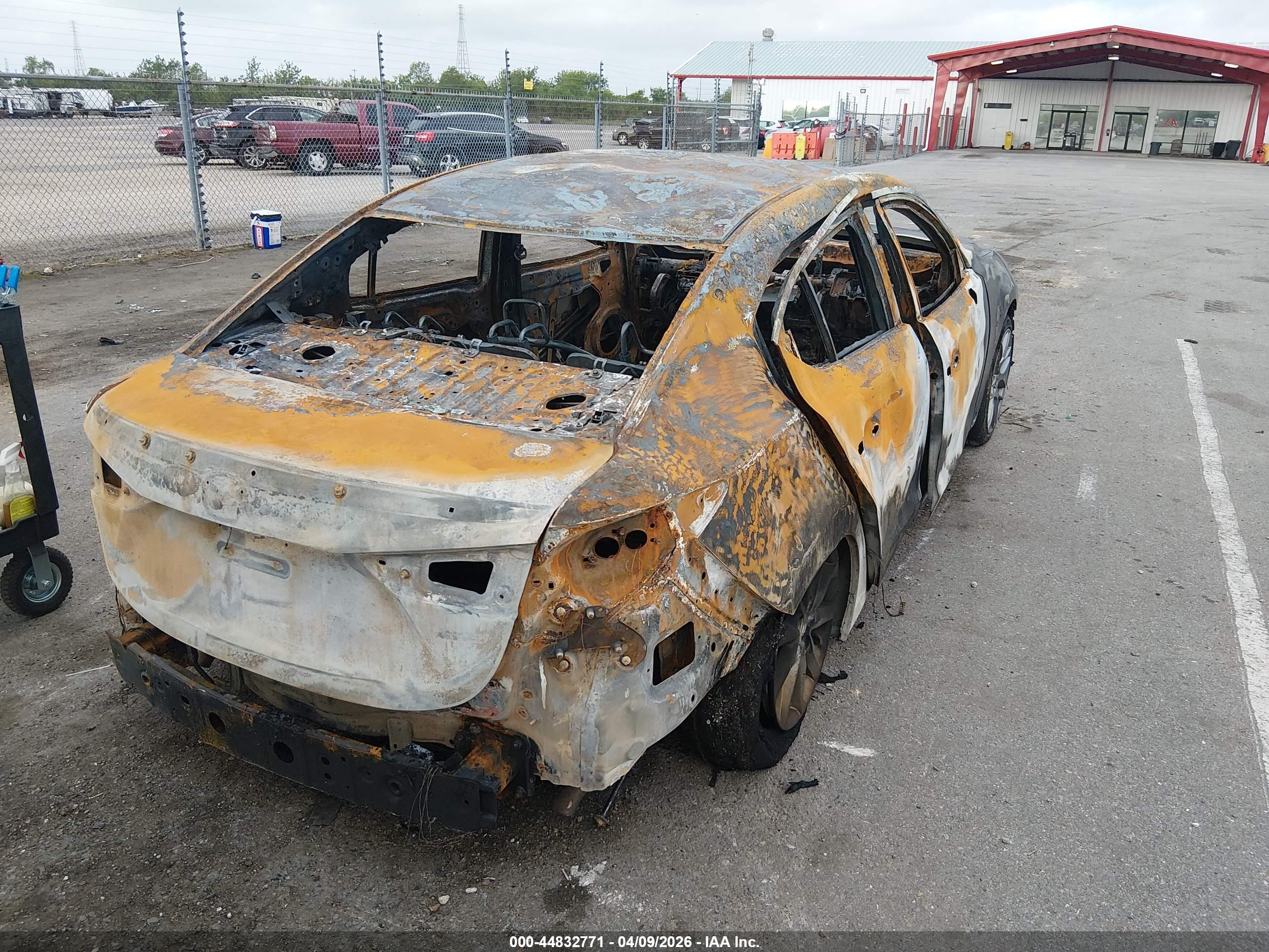 2017 MAZDA 3 — VIN JM1BN1V79H1109682 — photo 4