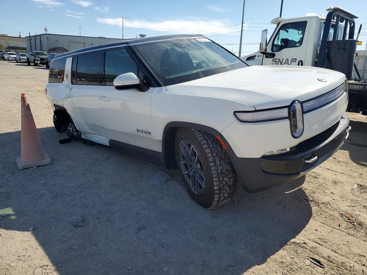 2024 RIVIAN R1S — VIN 039672 — photo 4