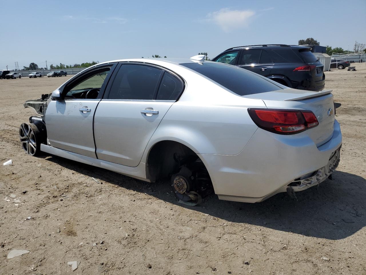 2016 CHEVROLET SS — VIN 6G3F15RW1GL227480 — photo 2