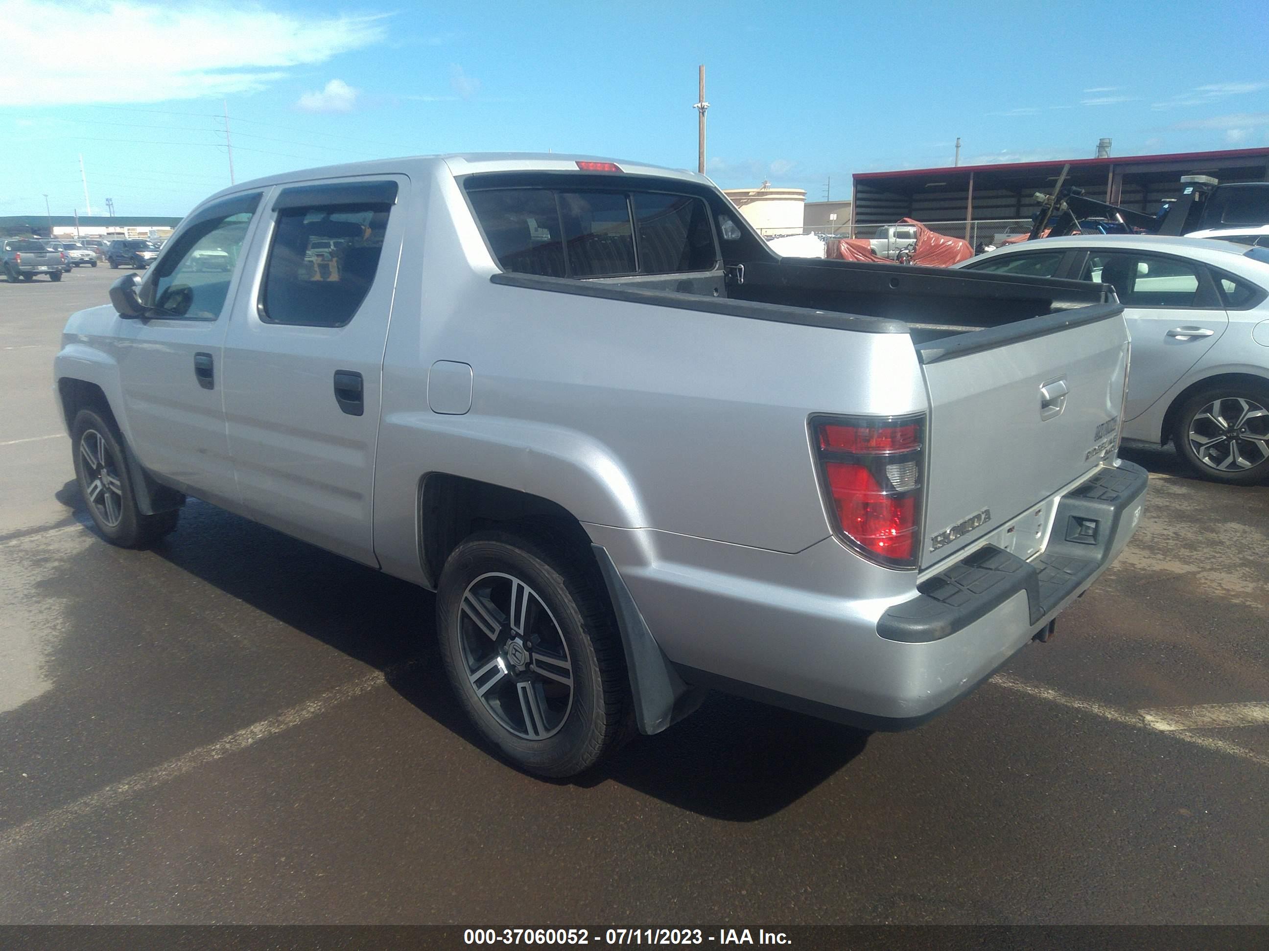 2013 HONDA RIDGELINE — VIN 5FPYK1F71DB013149 — photo 3