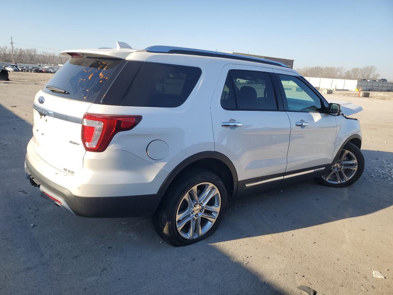 2017 FORD EXPLORER L — VIN 1FM5K8F8XHGC54504 — photo 3
