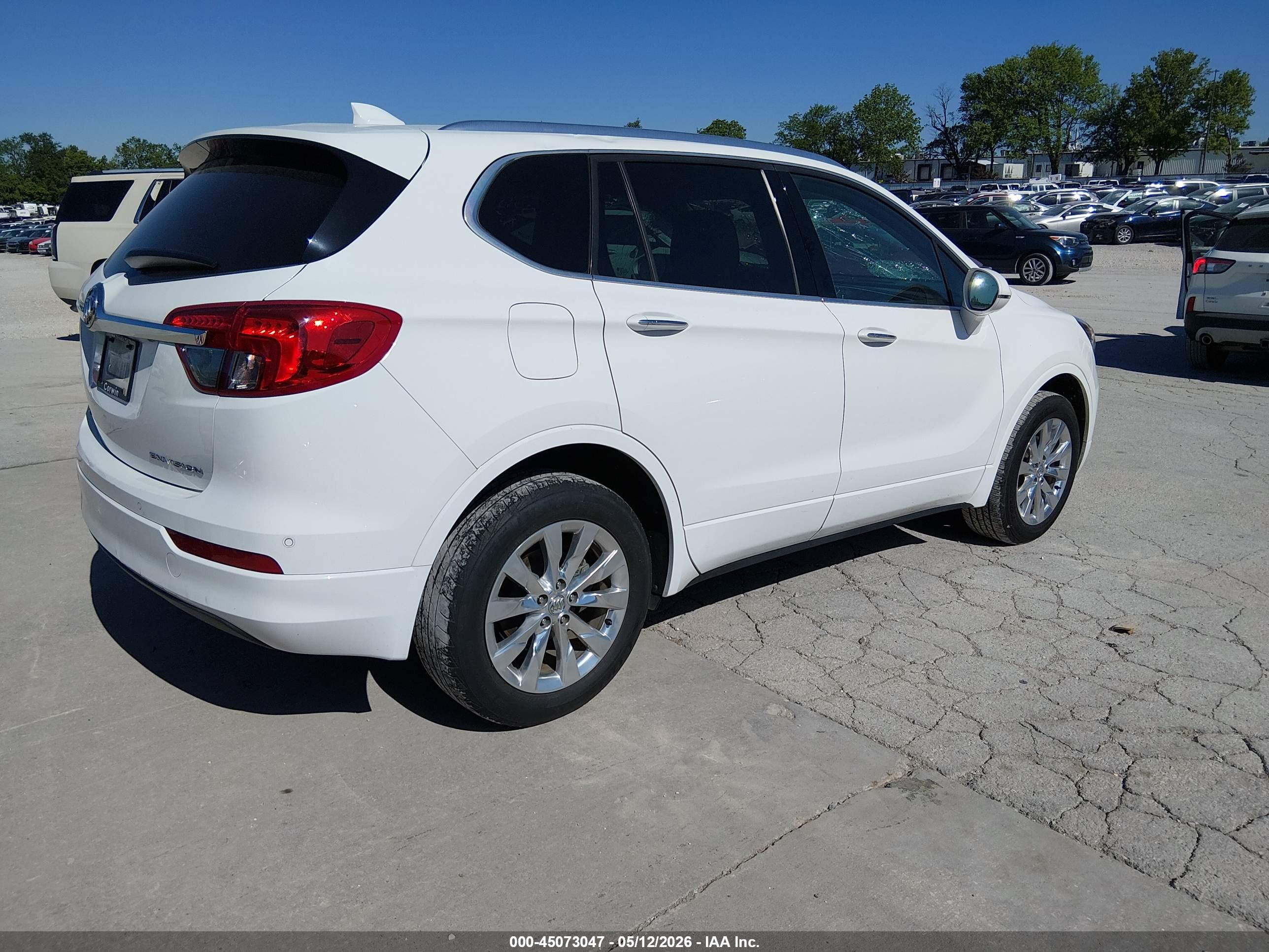 2018 BUICK Envision — VIN LRBFX1SA2JD024052 — photo 4