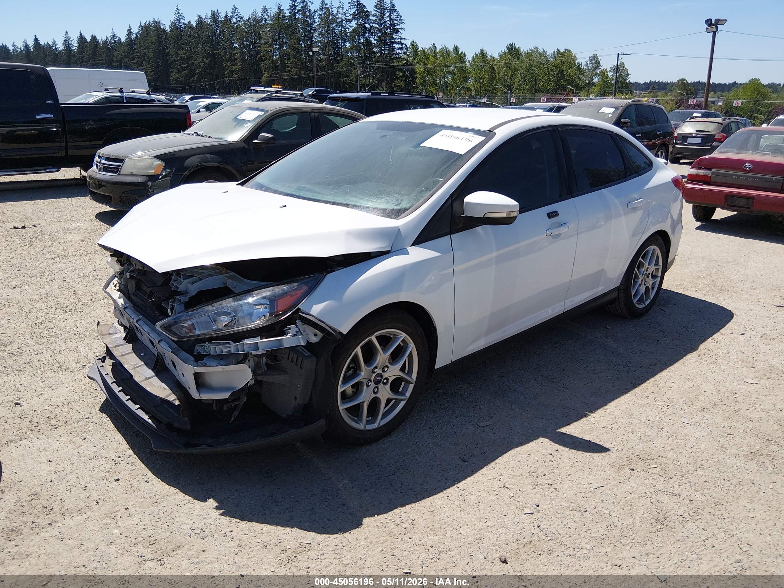 2015 FORD Focus — VIN 1FADP3F27FL380443 — photo 2