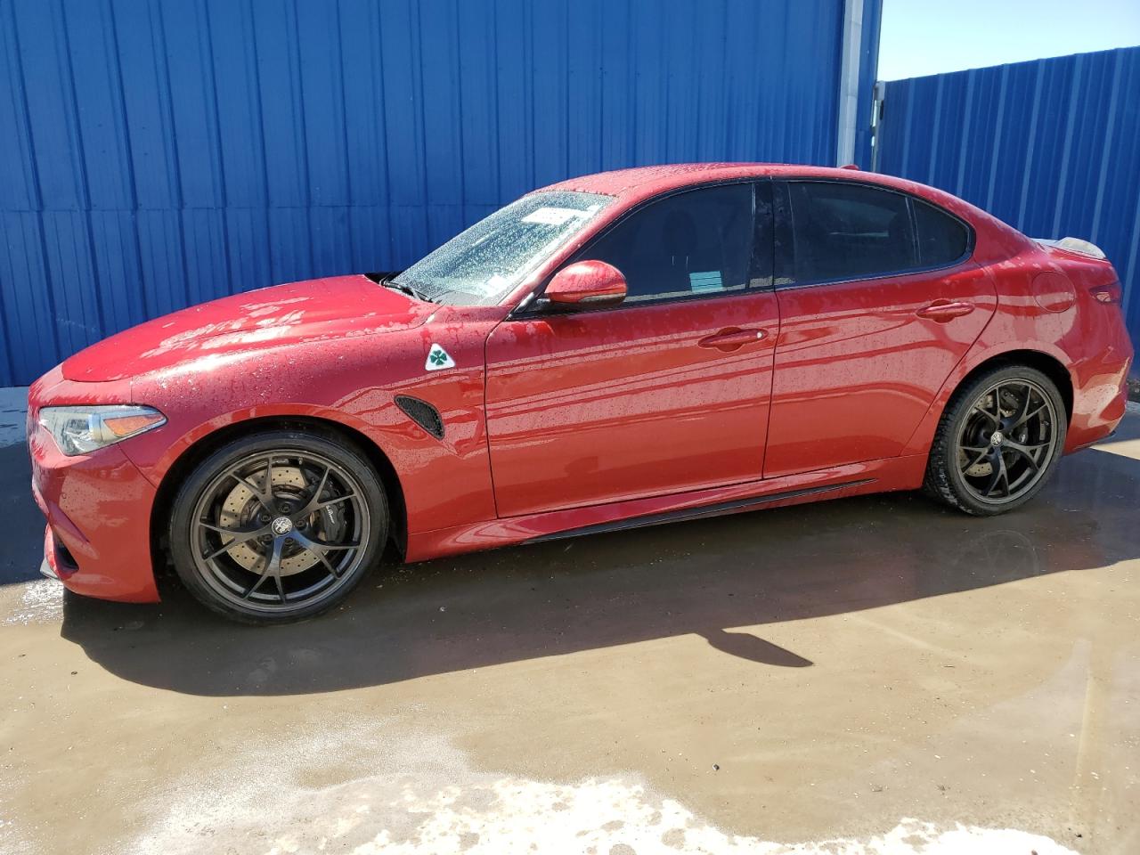 2017 ALFA ROMEO GIULIA QUA — VIN ZARFAEAV6H7551136 — photo 1 of 12