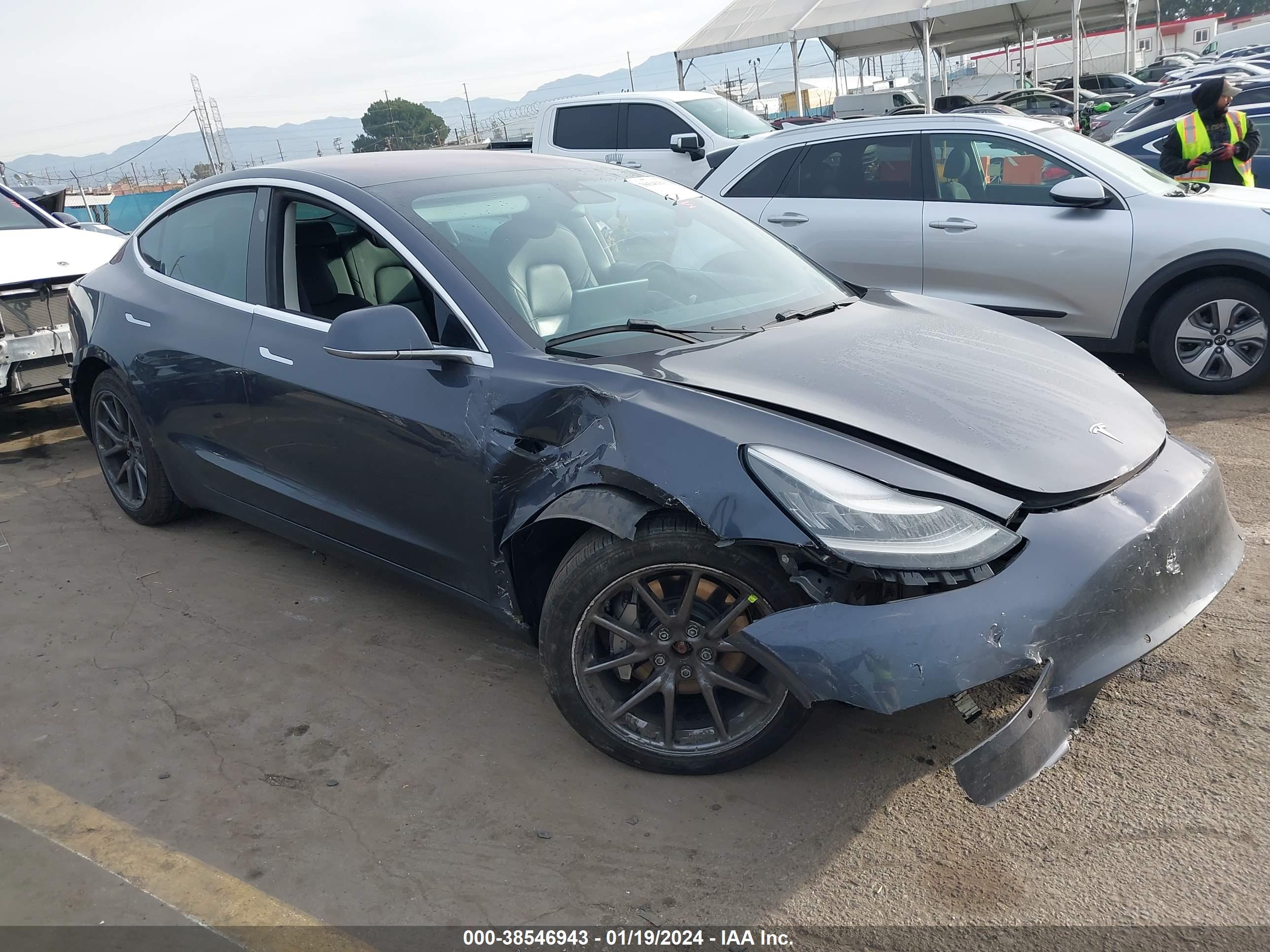2018 TESLA MODEL 3