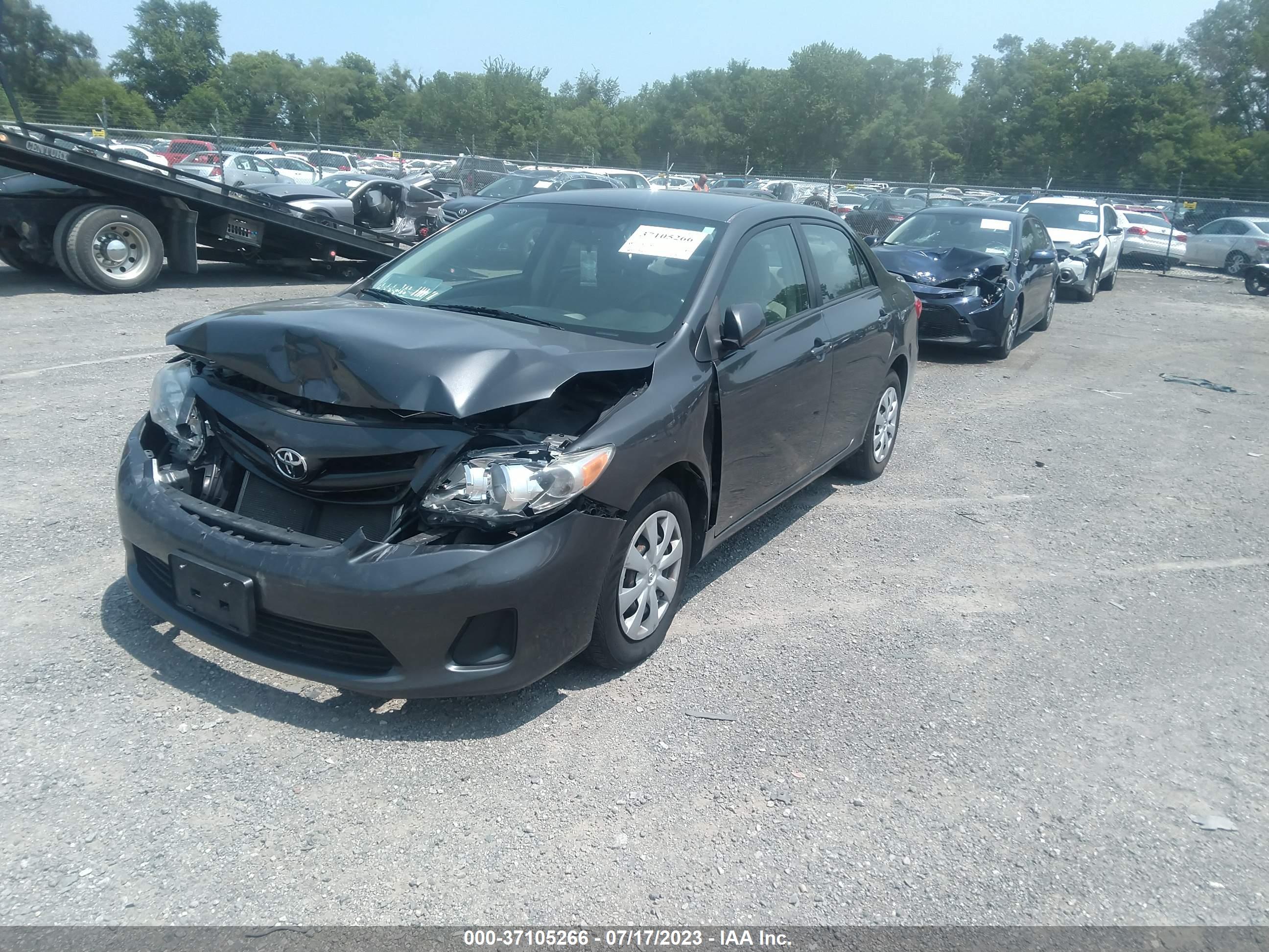 2011 TOYOTA COROLLA — VIN 2T1BU4EEXBC750314 — photo 2