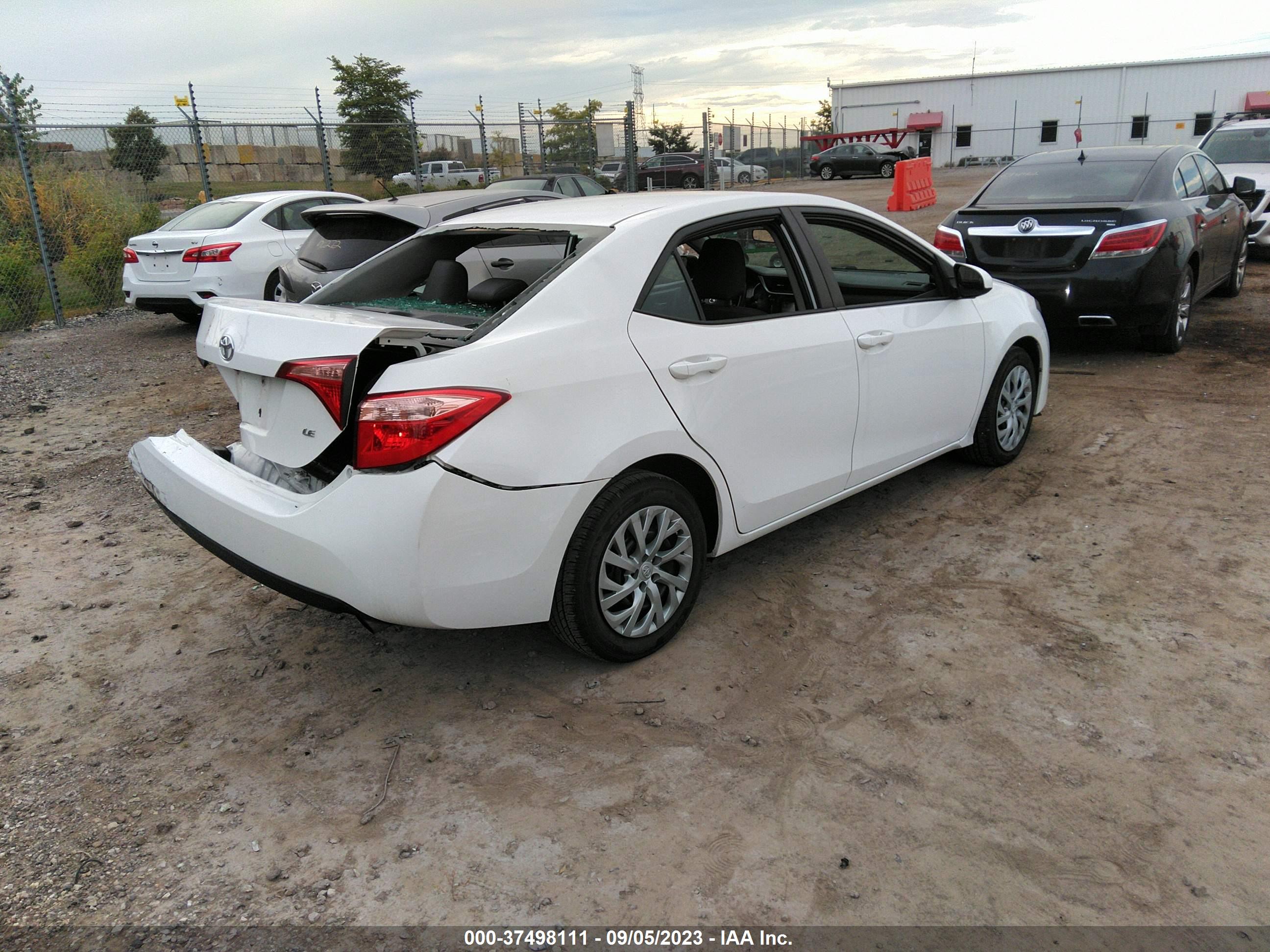 2018 TOYOTA COROLLA — VIN 2T1BURHE5JC024299 — photo 4