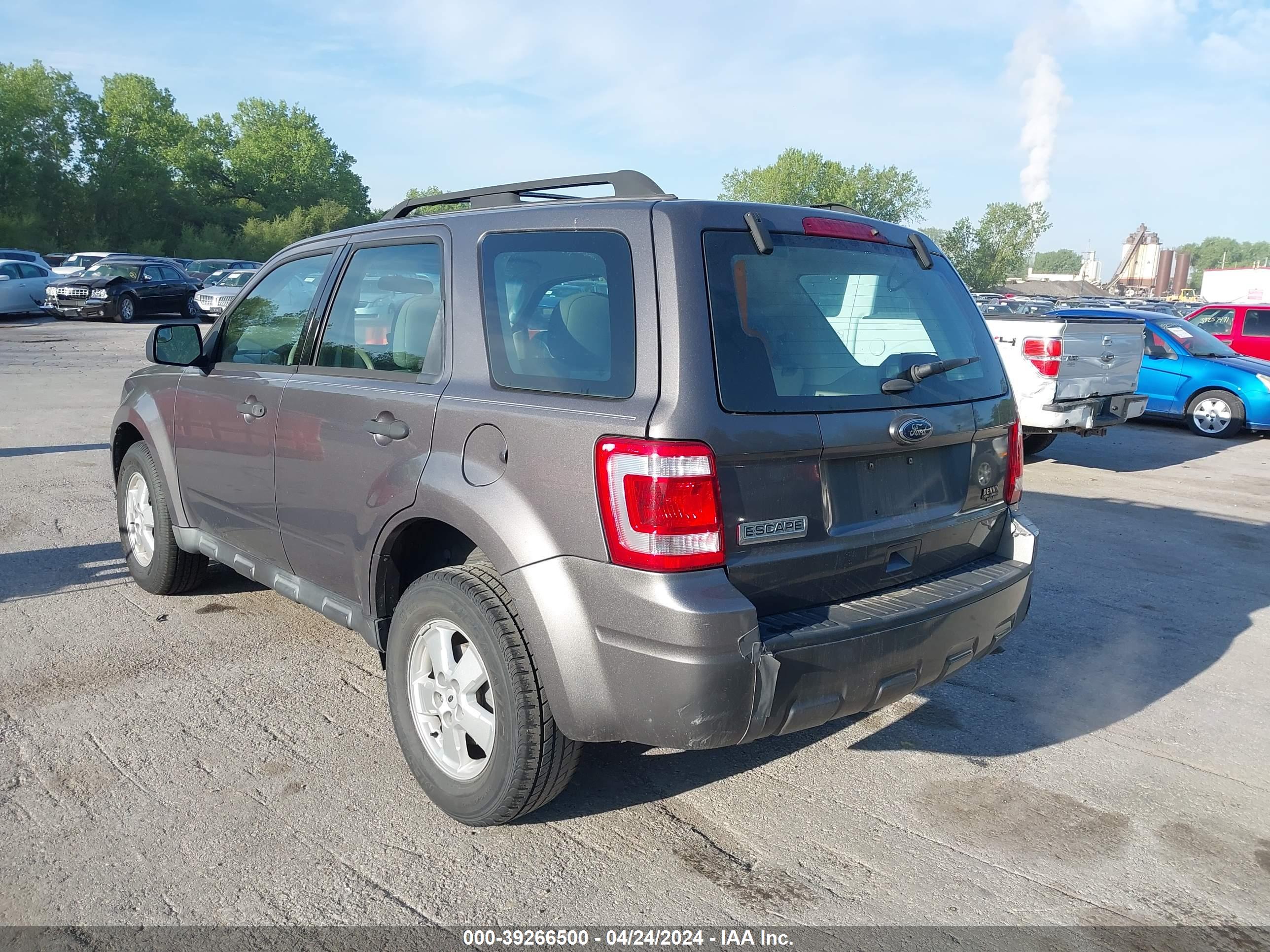 2011 FORD ESCAPE — VIN 1FMCU0C71BKC52286 — photo 3