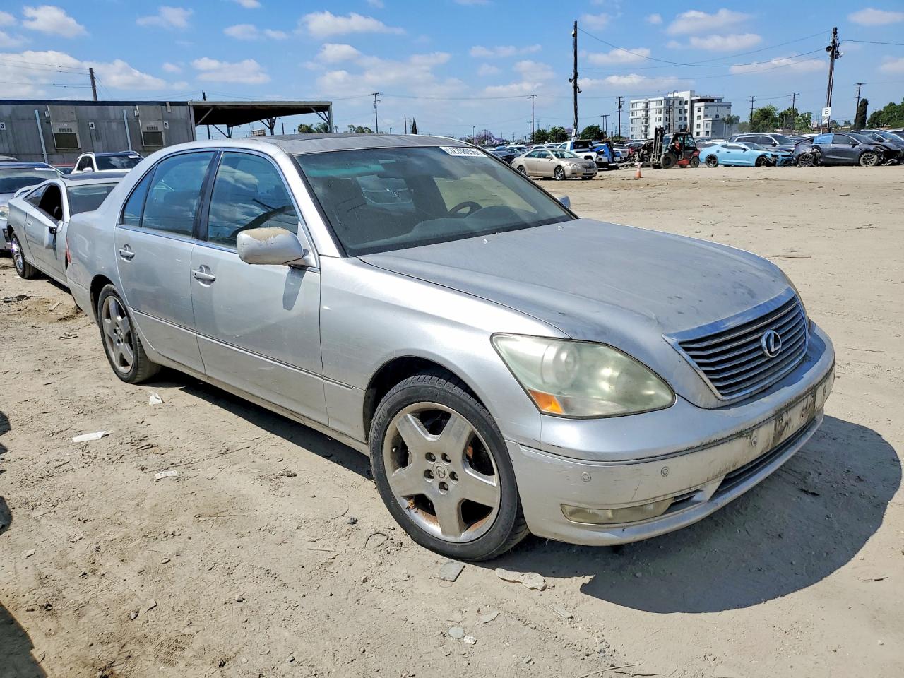 2004 LEXUS LS — VIN JTHBN36F540166560 — photo 4