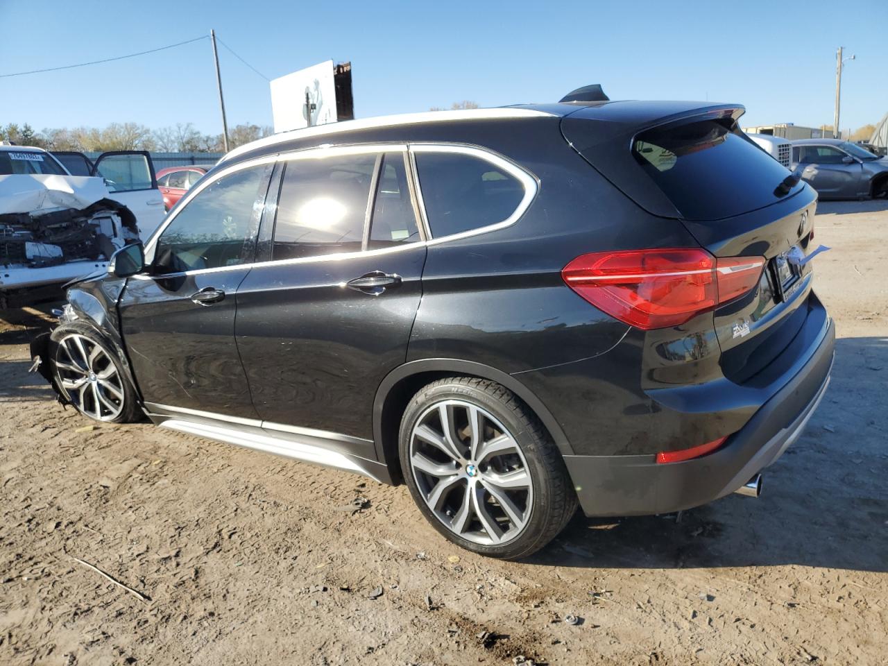 2017 BMW X1 XDRIVE2 — VIN WBXHT3C30H5F70215 — photo 2