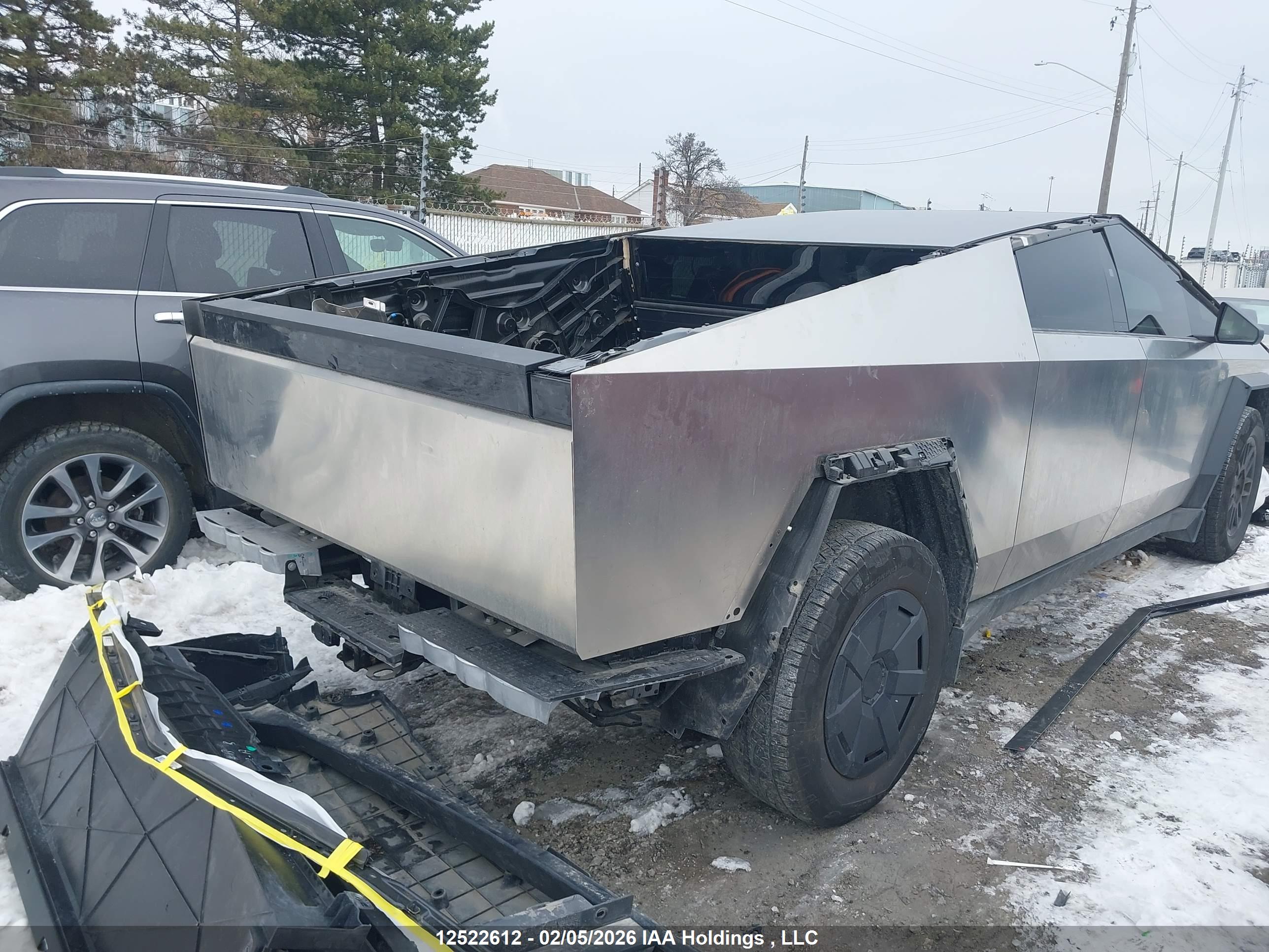 2025 TESLA Cybertruck — VIN 7G2CEHED2SA065715 — photo 4