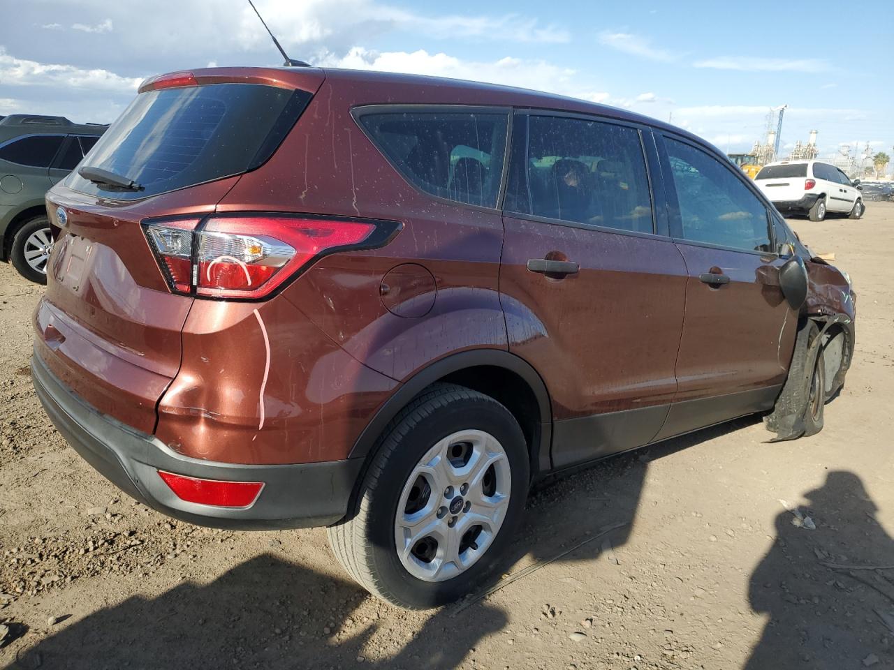 2018 FORD ESCAPE S — VIN 1FMCU0F72JUA31407 — photo 3