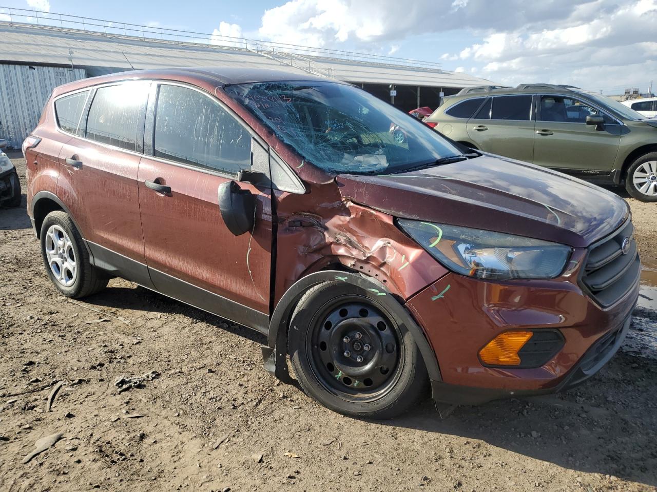 2018 FORD ESCAPE S — VIN 1FMCU0F72JUA31407 — photo 4