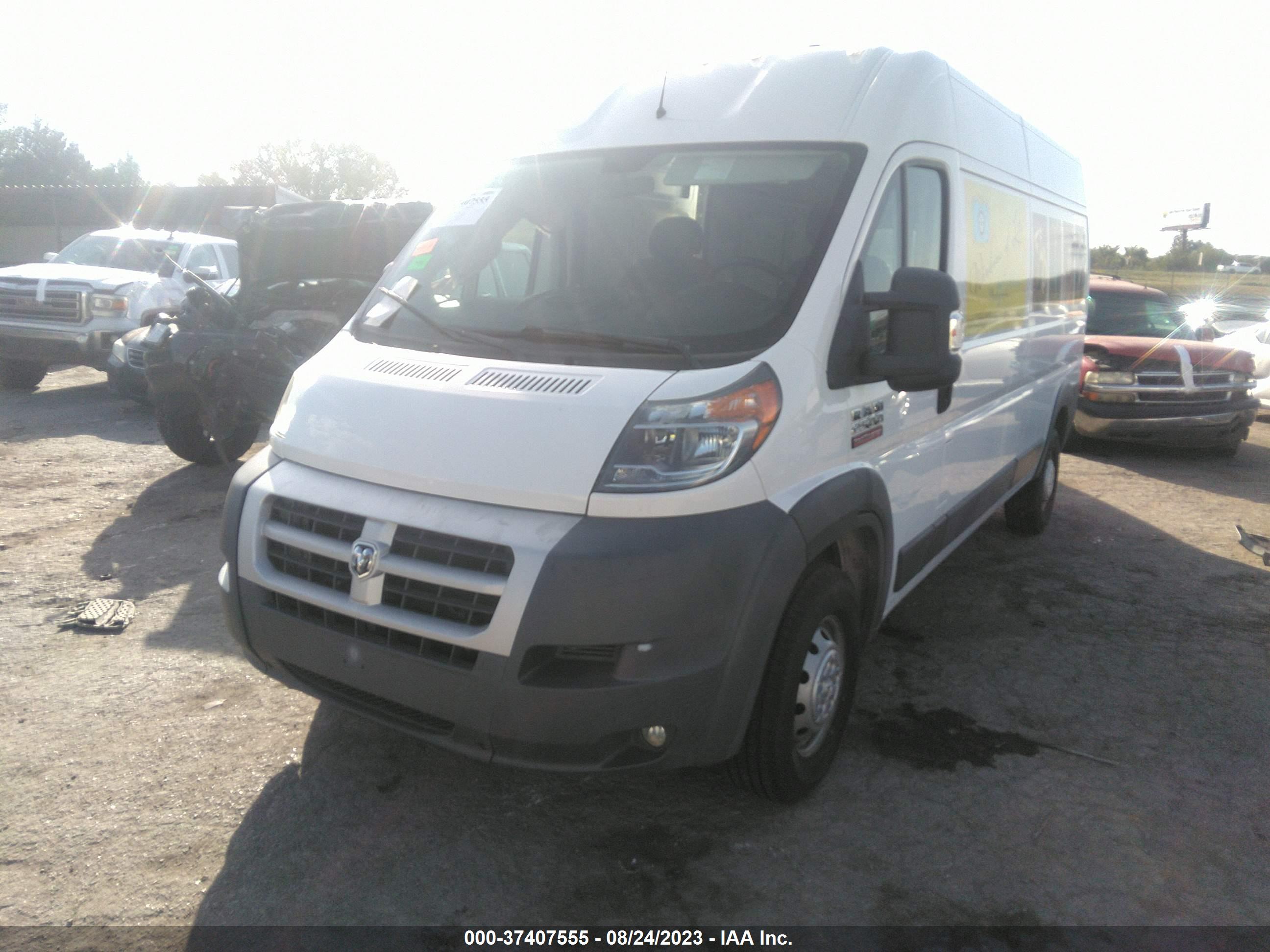 2014 RAM PROMASTER 2500 — VIN 3C6TRVDG8EE128712 — photo 2