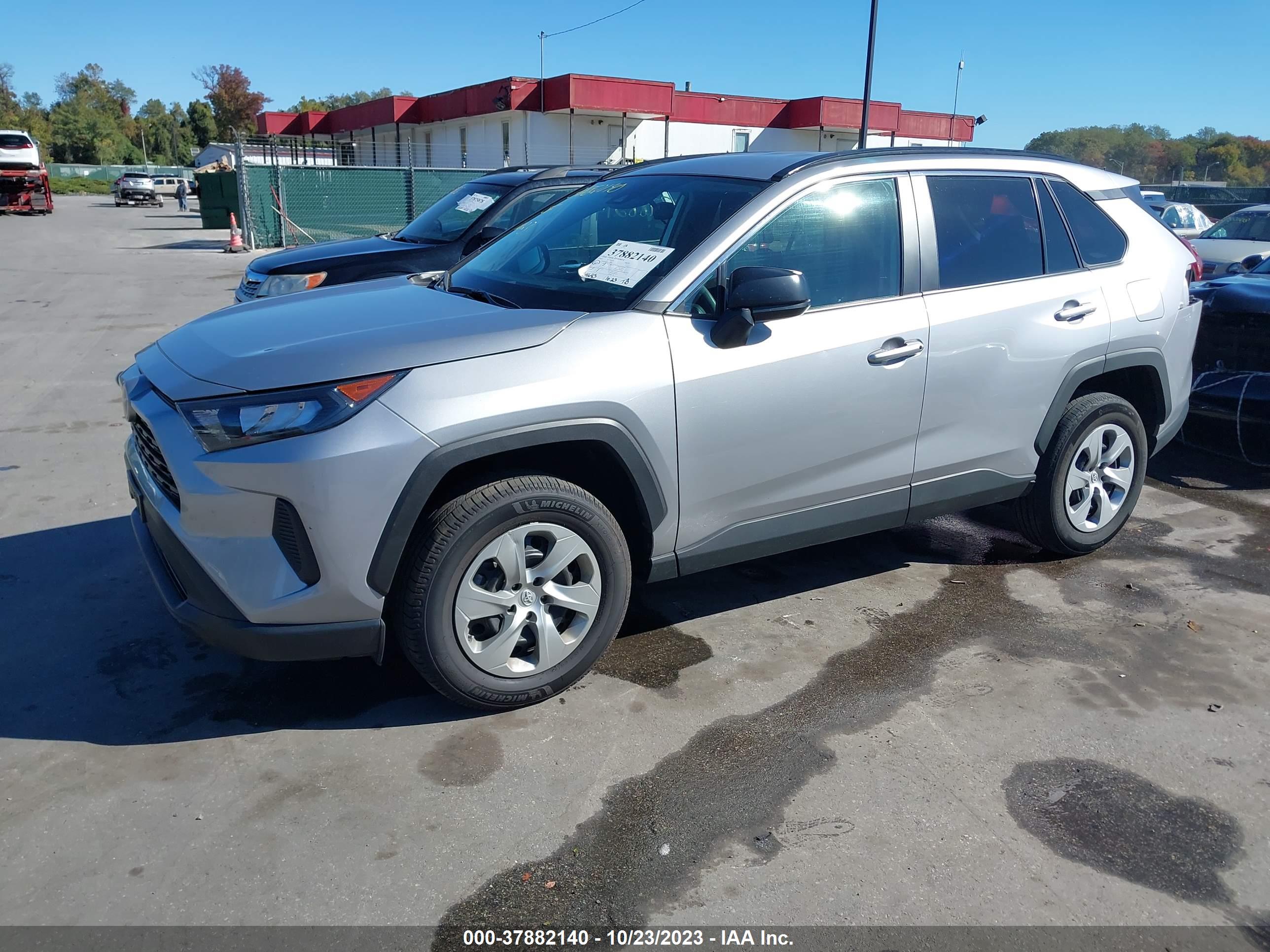 2021 TOYOTA RAV4 — VIN 2T3F1RFV1MC251742 — photo 2