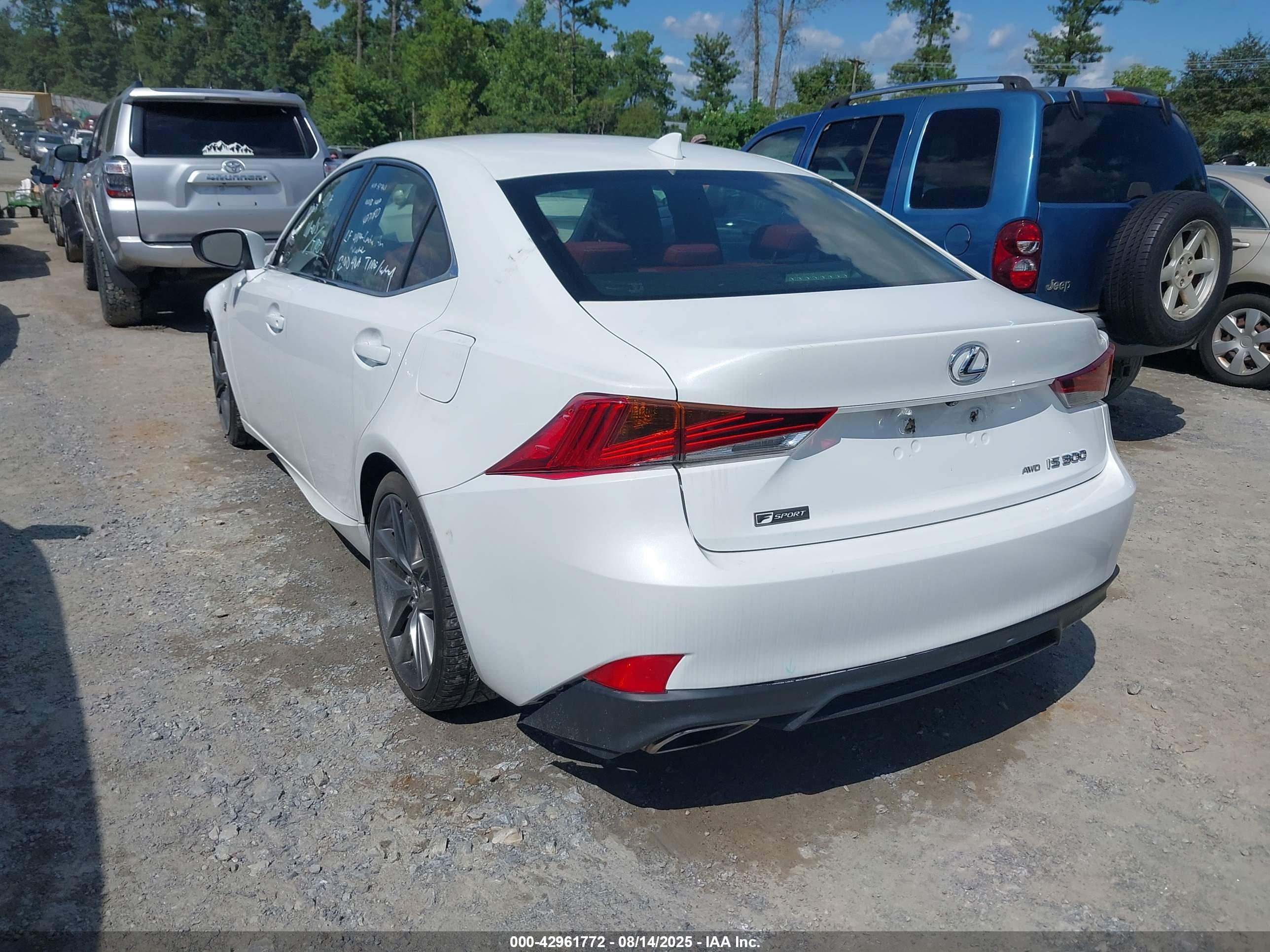 2018 LEXUS IS — VIN JTHC81D29J5031855 — photo 3