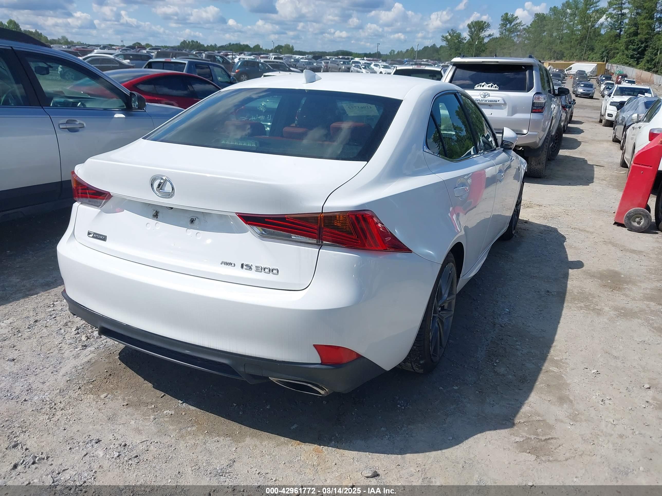 2018 LEXUS IS — VIN JTHC81D29J5031855 — photo 4