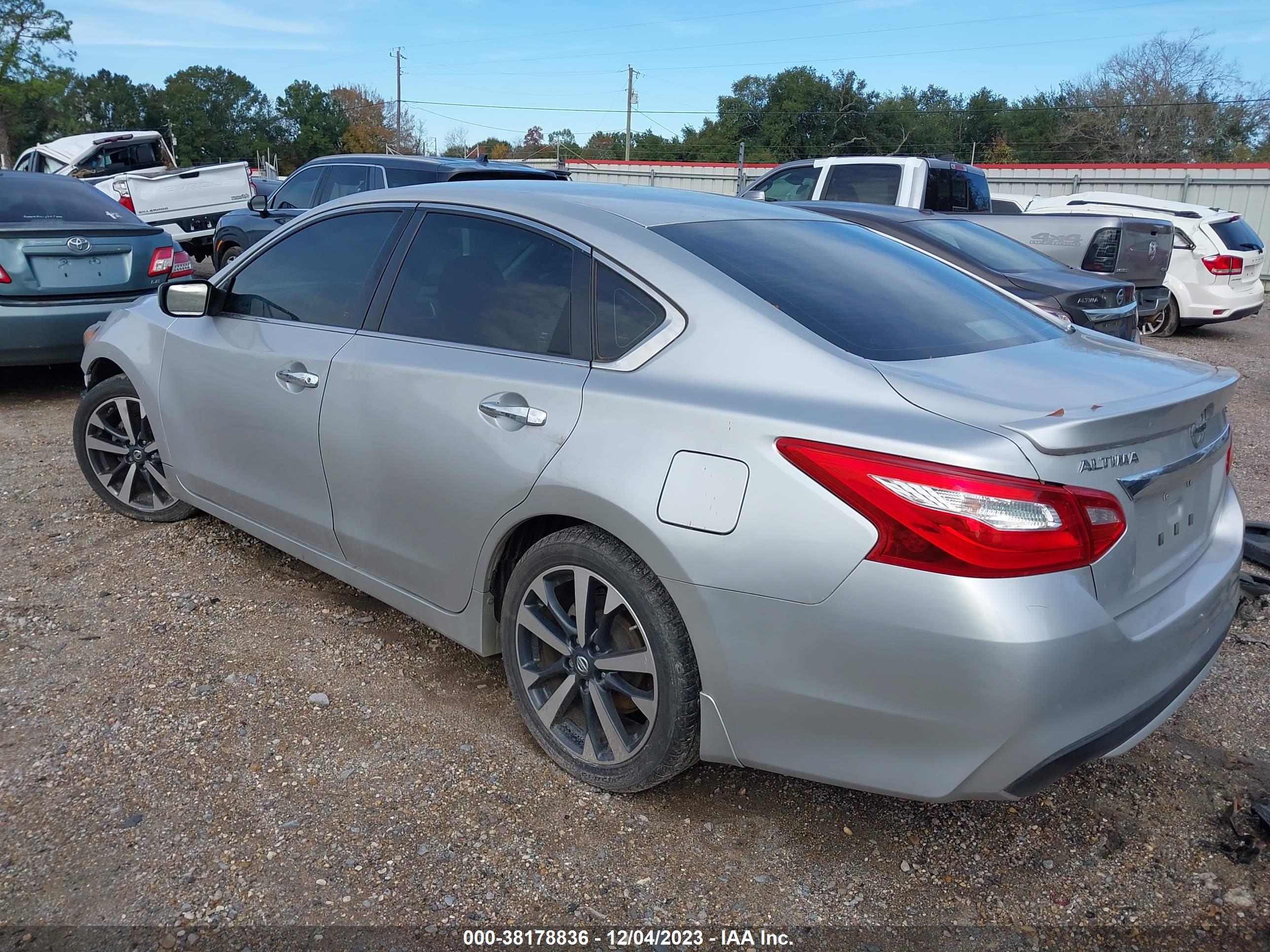 2016 NISSAN ALTIMA — VIN 1N4AL3AP7GC291605 — photo 3