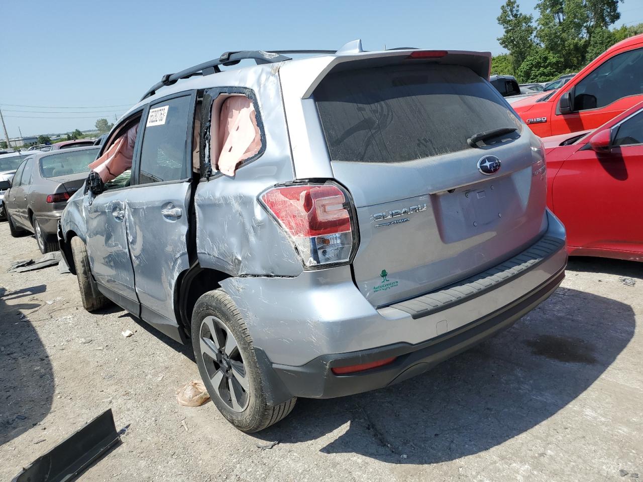 2017 SUBARU FORESTER 2 — VIN JF2SJAEC8HH594902 — photo 2