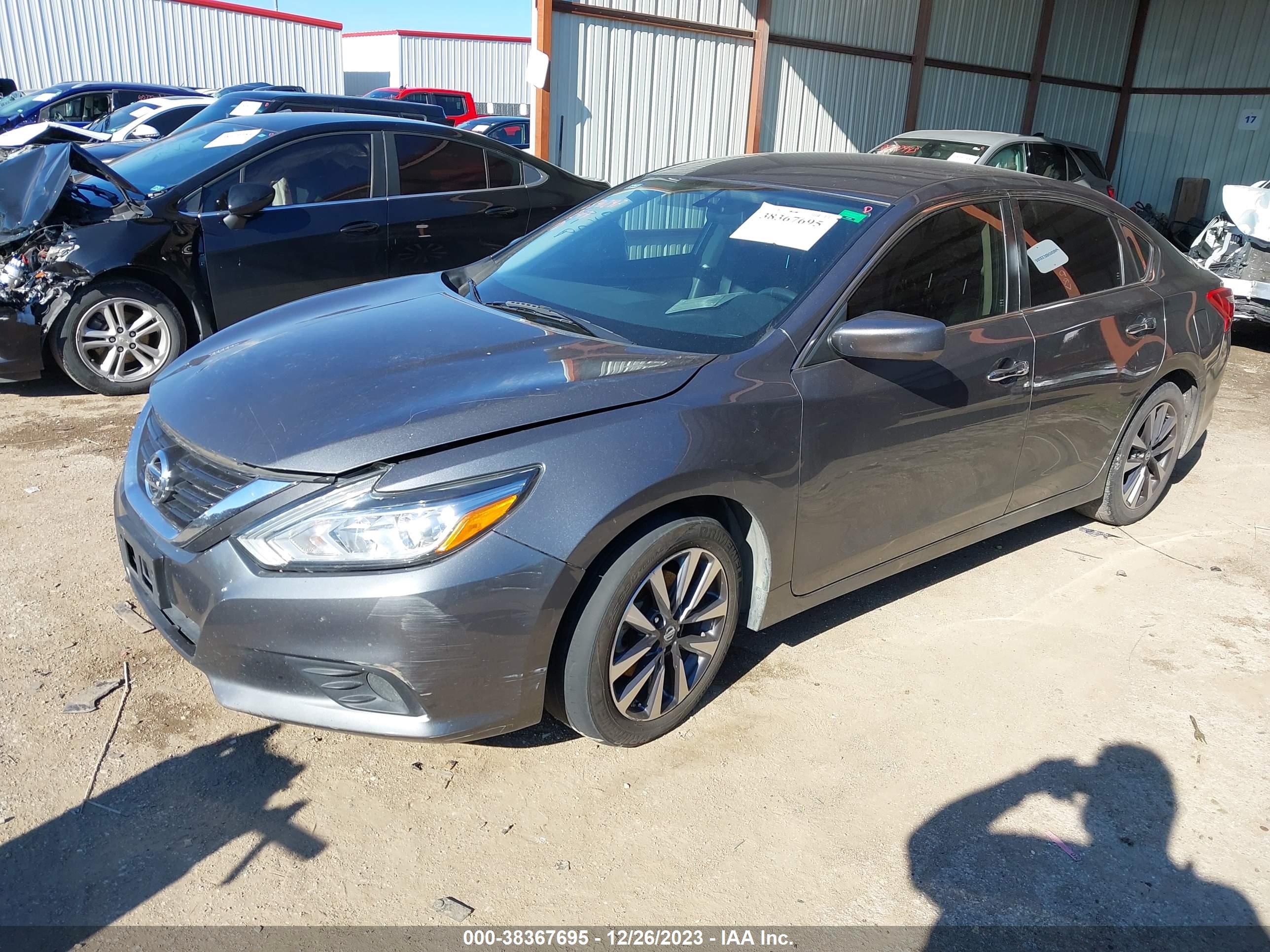 2017 NISSAN ALTIMA — VIN 1N4AL3AP8HC141911 — photo 2