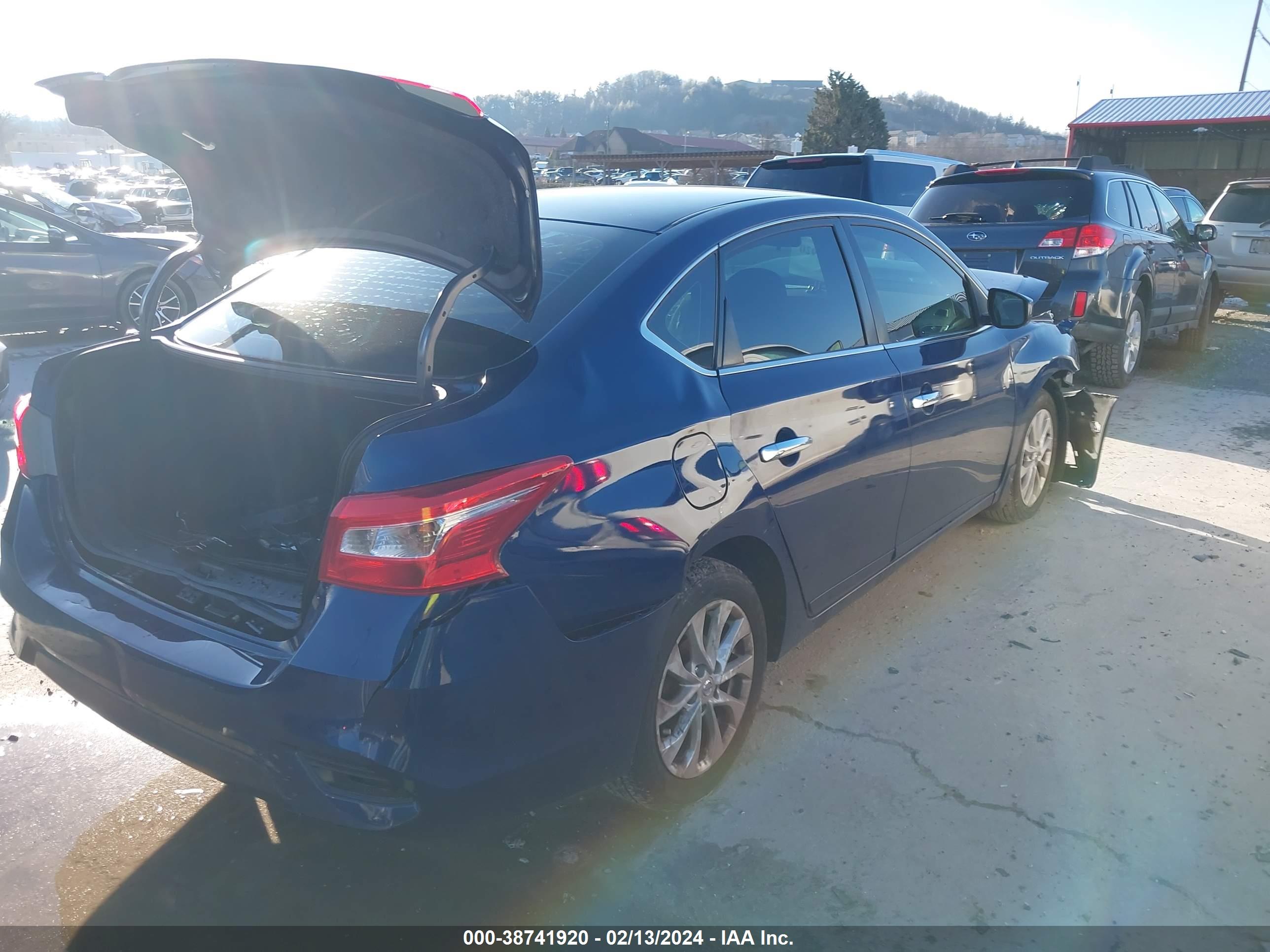 2018 NISSAN SENTRA — VIN 3N1AB7AP3JL623350 — photo 4
