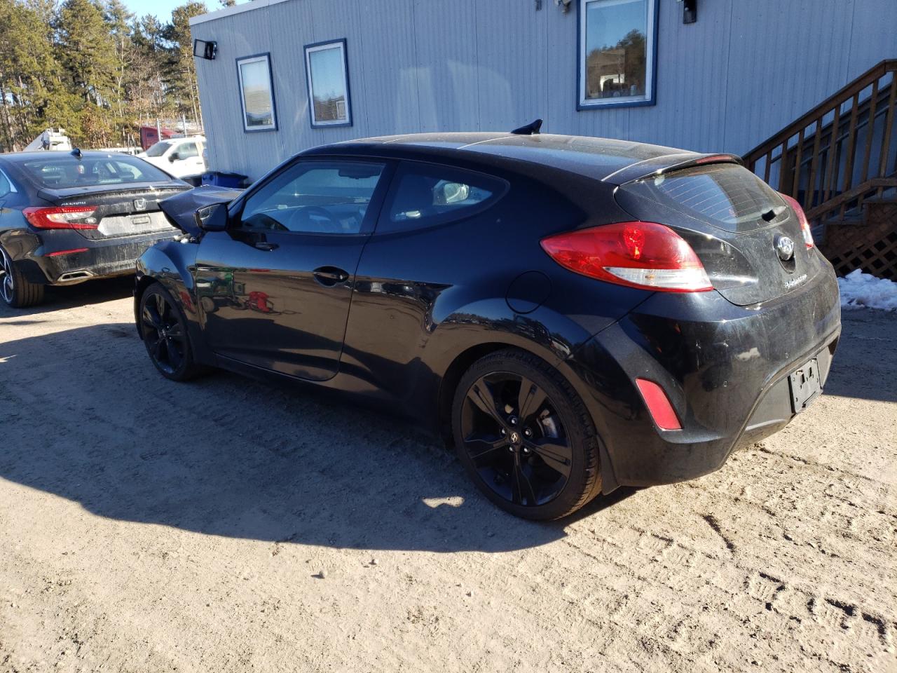 2016 HYUNDAI VELOSTER — VIN KMHTC6ADXGU248635 — photo 2