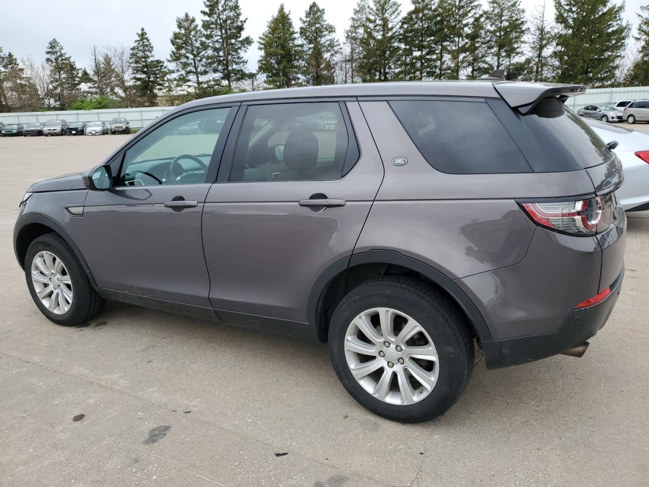 2016 LAND ROVER DISCOVERY — VIN SALCP2BG3GH625530 — photo 2