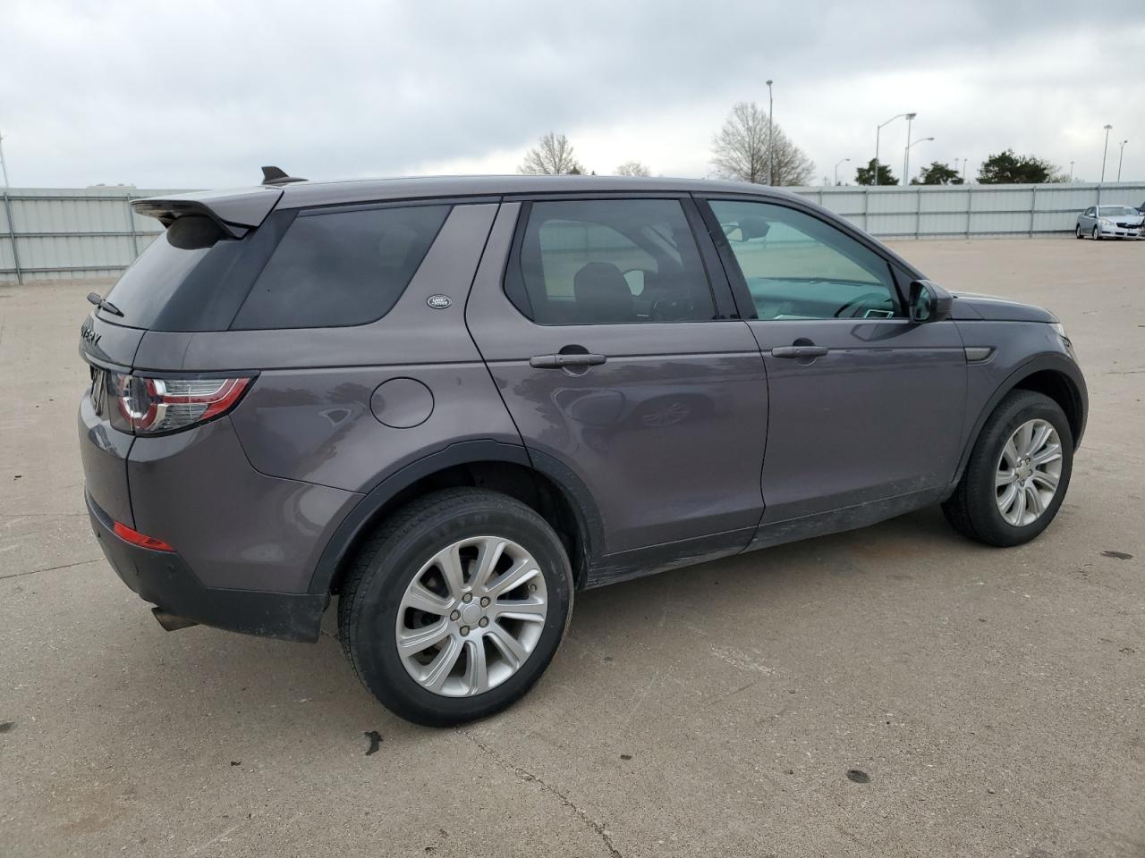 2016 LAND ROVER DISCOVERY — VIN SALCP2BG3GH625530 — photo 3