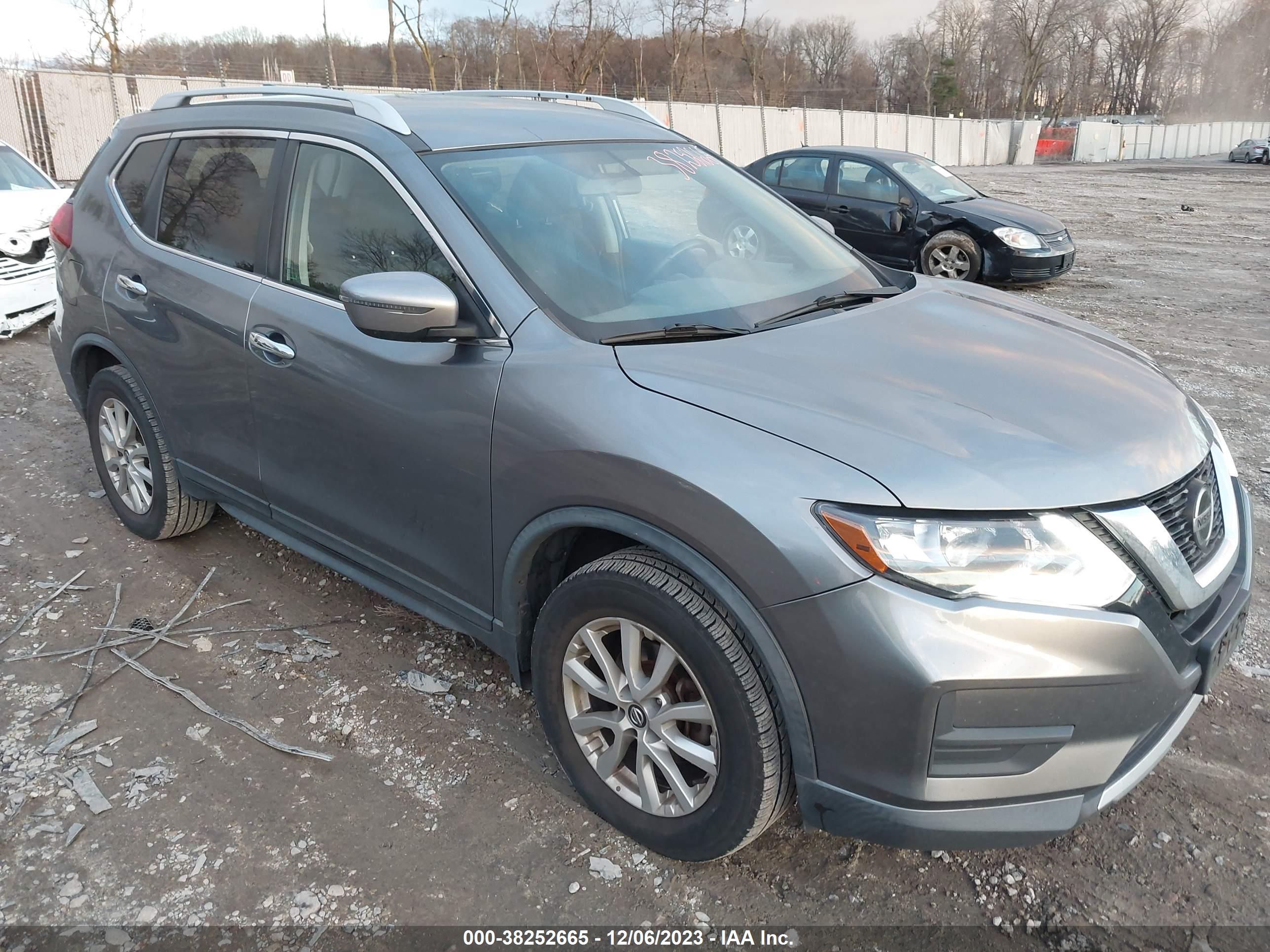 2018 NISSAN ROGUE — VIN KNMAT2MV2JP602002 — photo 1 of 16