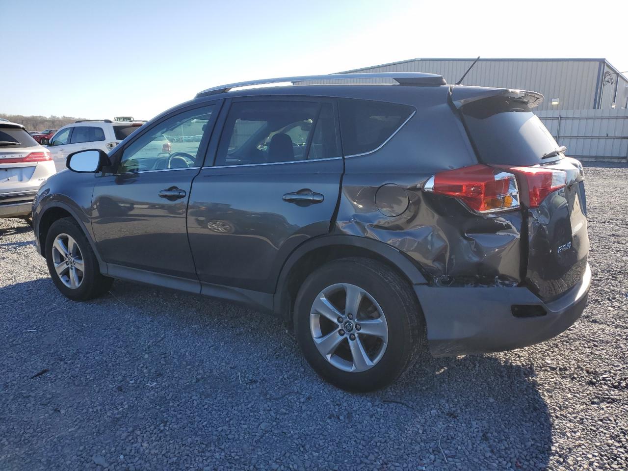 2015 TOYOTA RAV4 XLE — VIN 2T3WFREVXFW187401 — photo 2