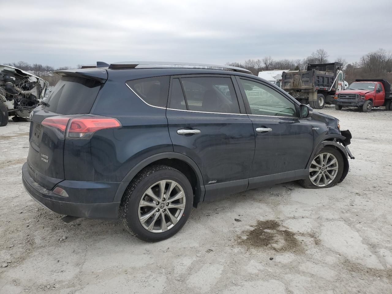 2018 TOYOTA RAV4 HV LI — VIN JTMDJREV7JD194821 — photo 3