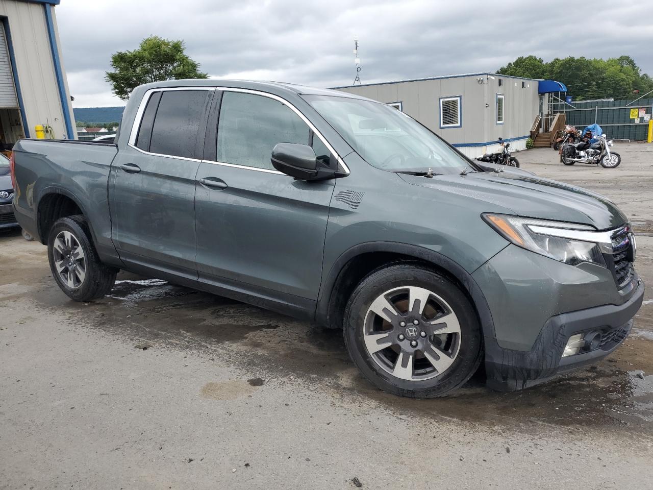 2019 HONDA RIDGELINE — VIN 5FPYK3F52KB040786 — photo 4