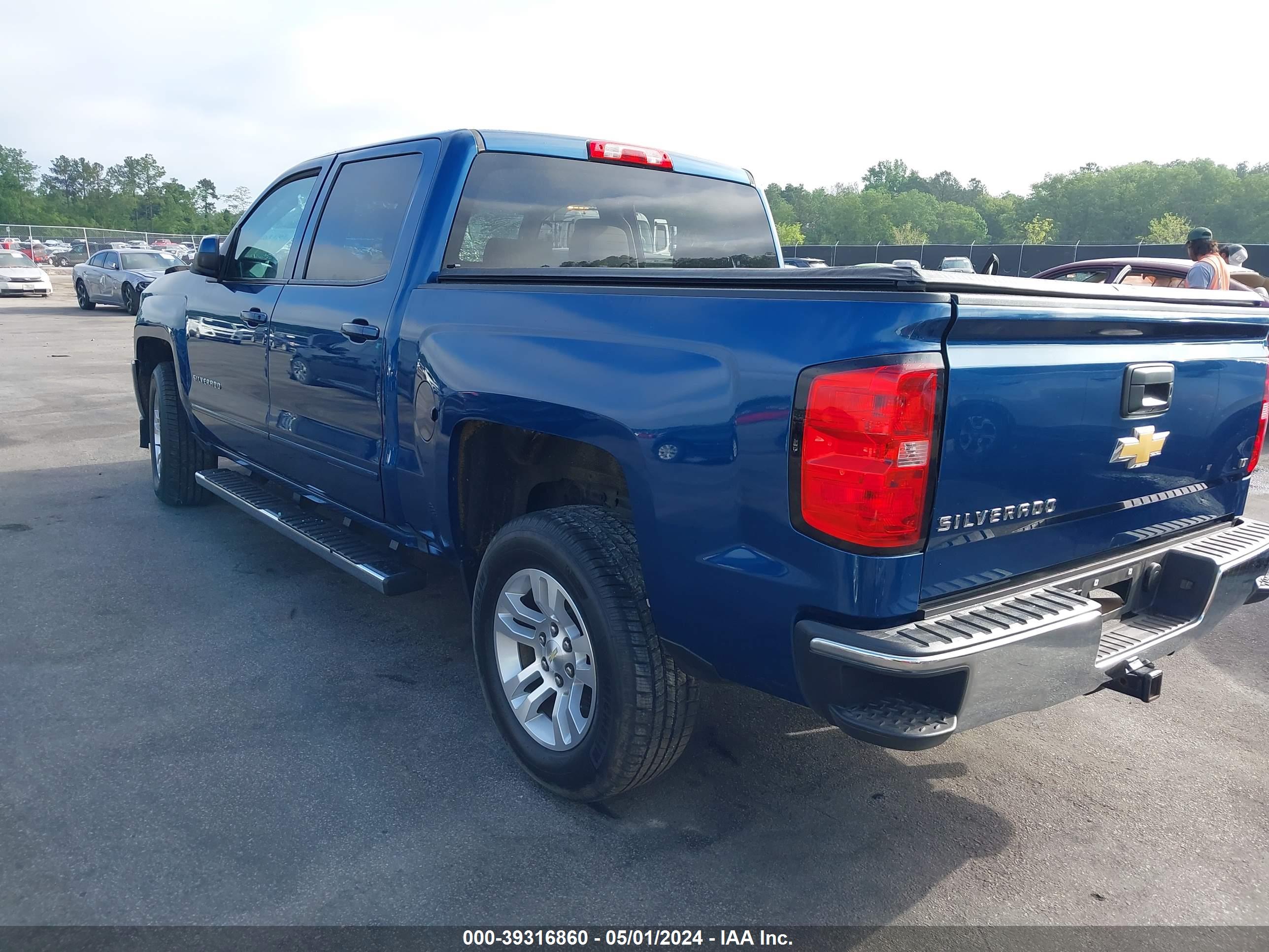 2017 CHEVROLET SILVERADO 1500 — VIN 3GCPCREC8HG230731 — photo 3