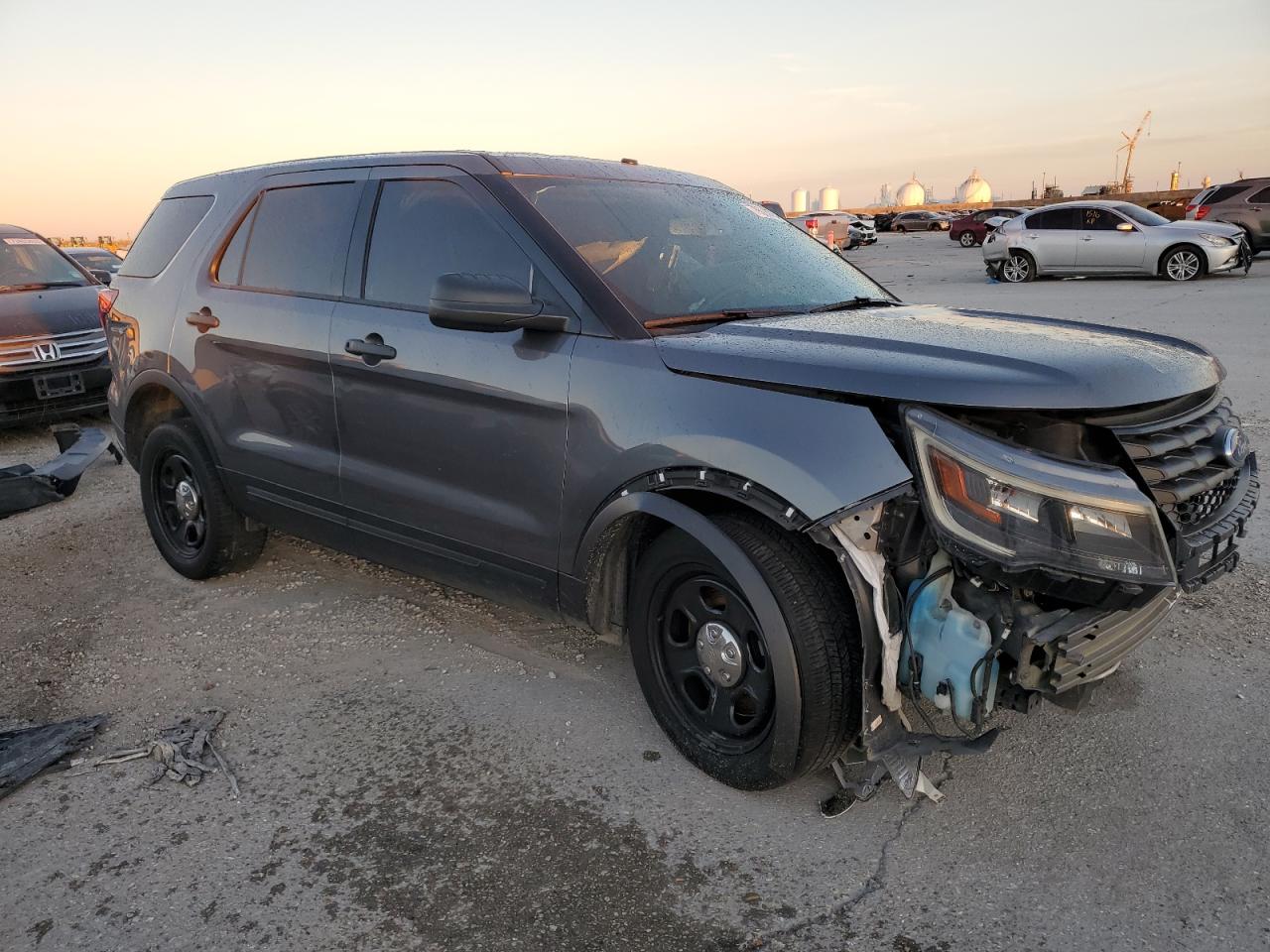 2018 FORD EXPLORER P — VIN 1FM5K8AR0JGC95357 — photo 4