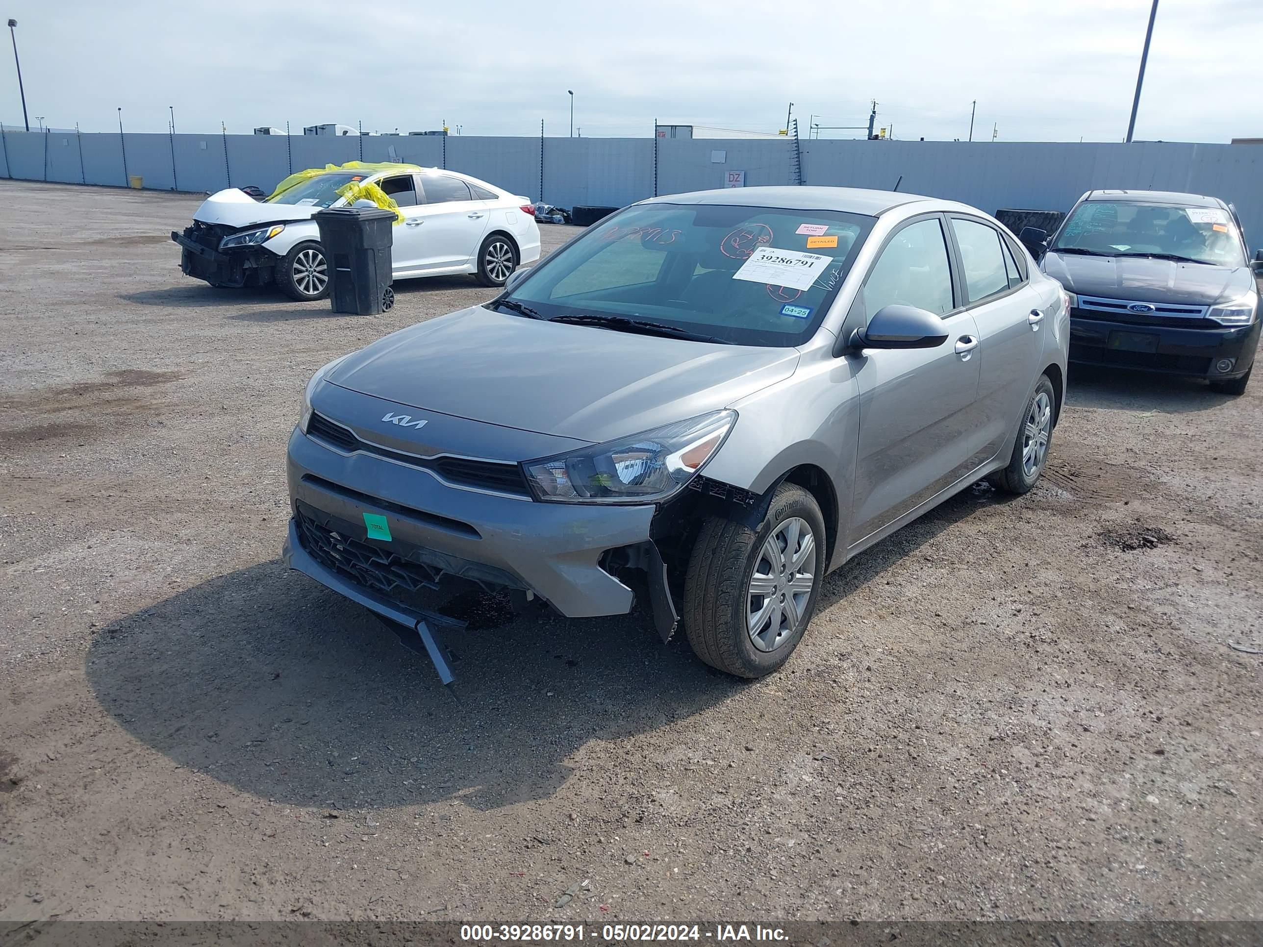 2023 KIA RIO — VIN 3KPA24AD3PE556795 — photo 2