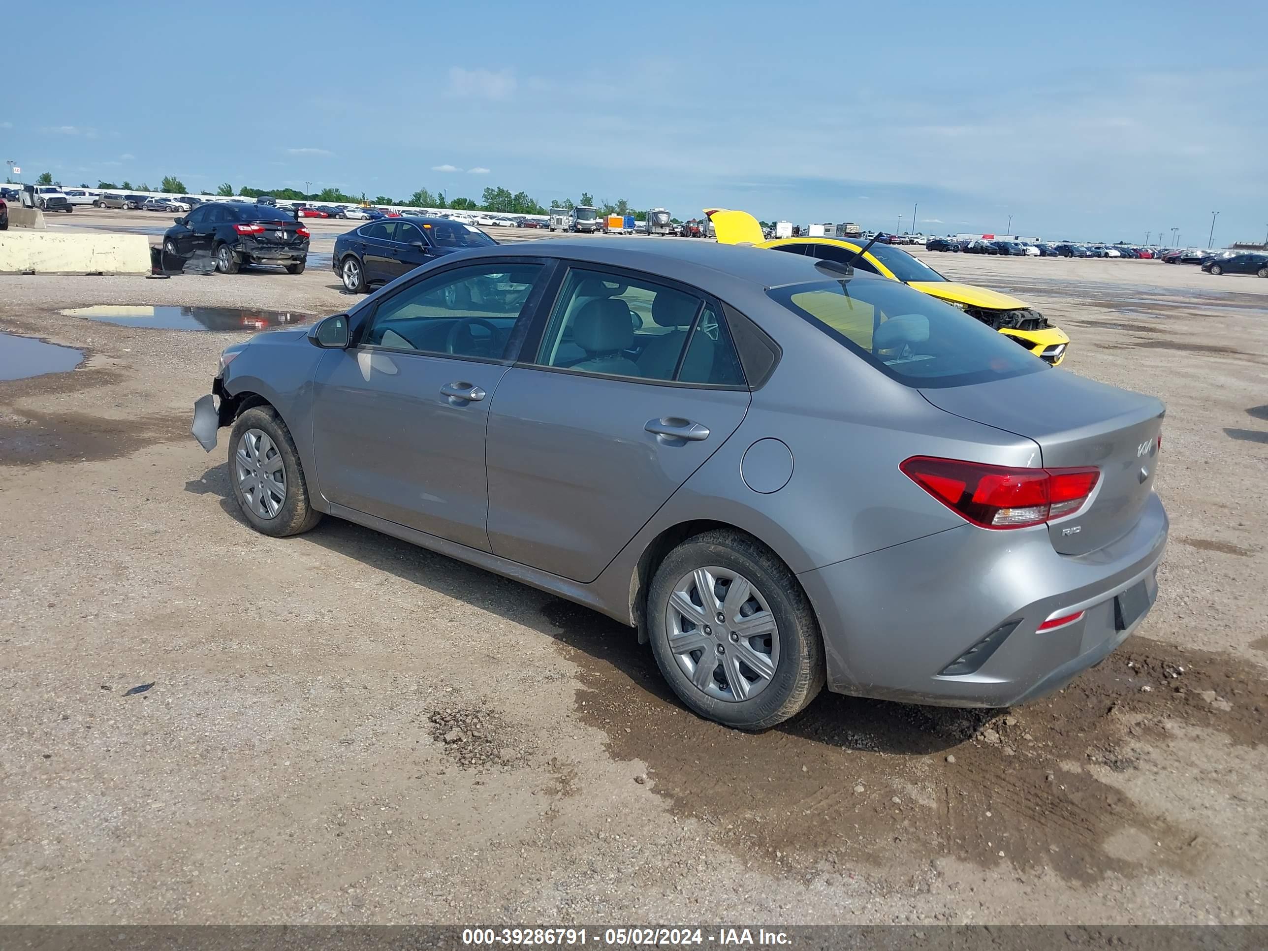 2023 KIA RIO — VIN 3KPA24AD3PE556795 — photo 3